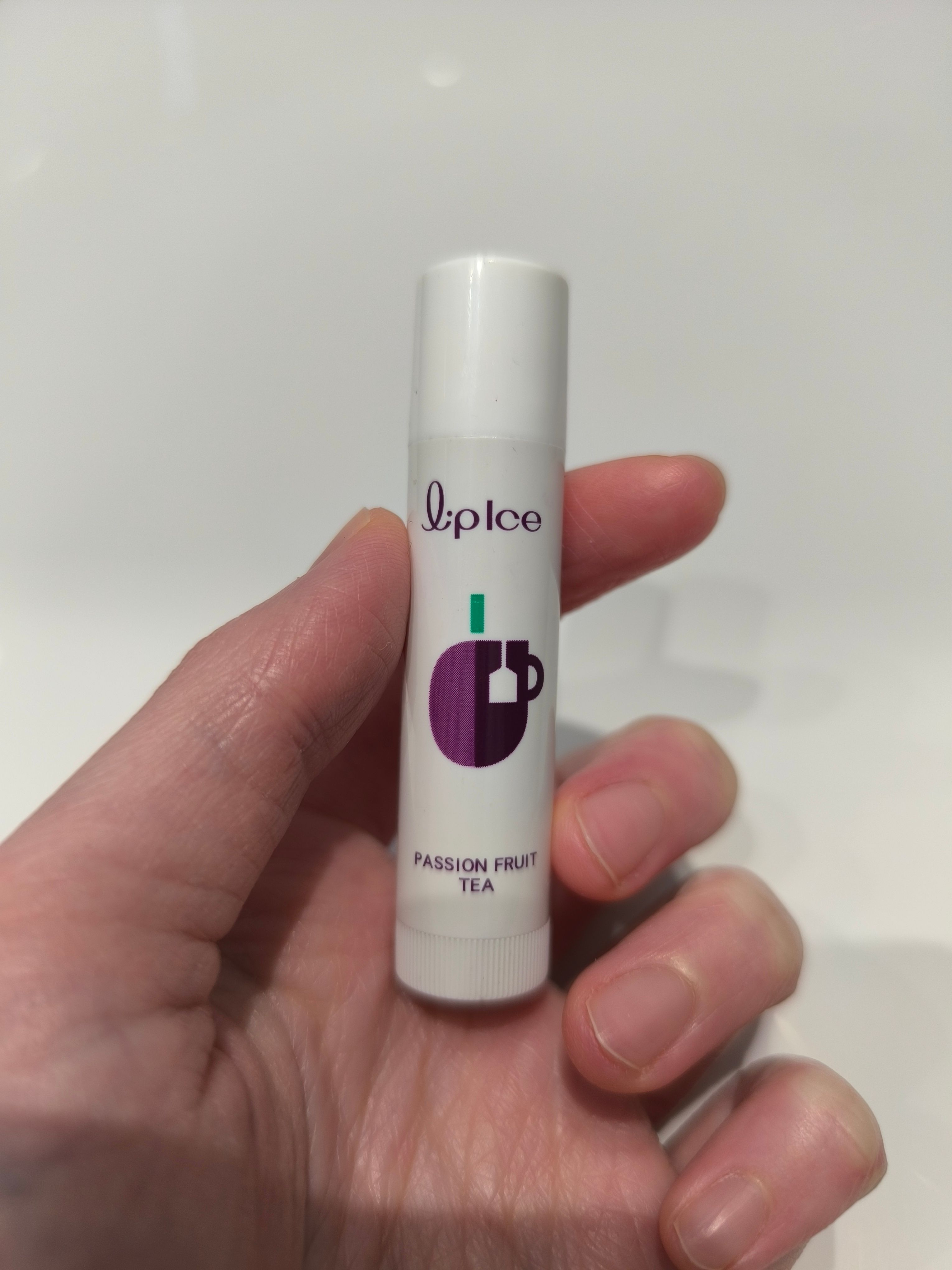 曼秀雷敦 Mentholatum 什果冰潤唇膏(熱情果茶) 真實評價/實測照片 by正**瓜 1