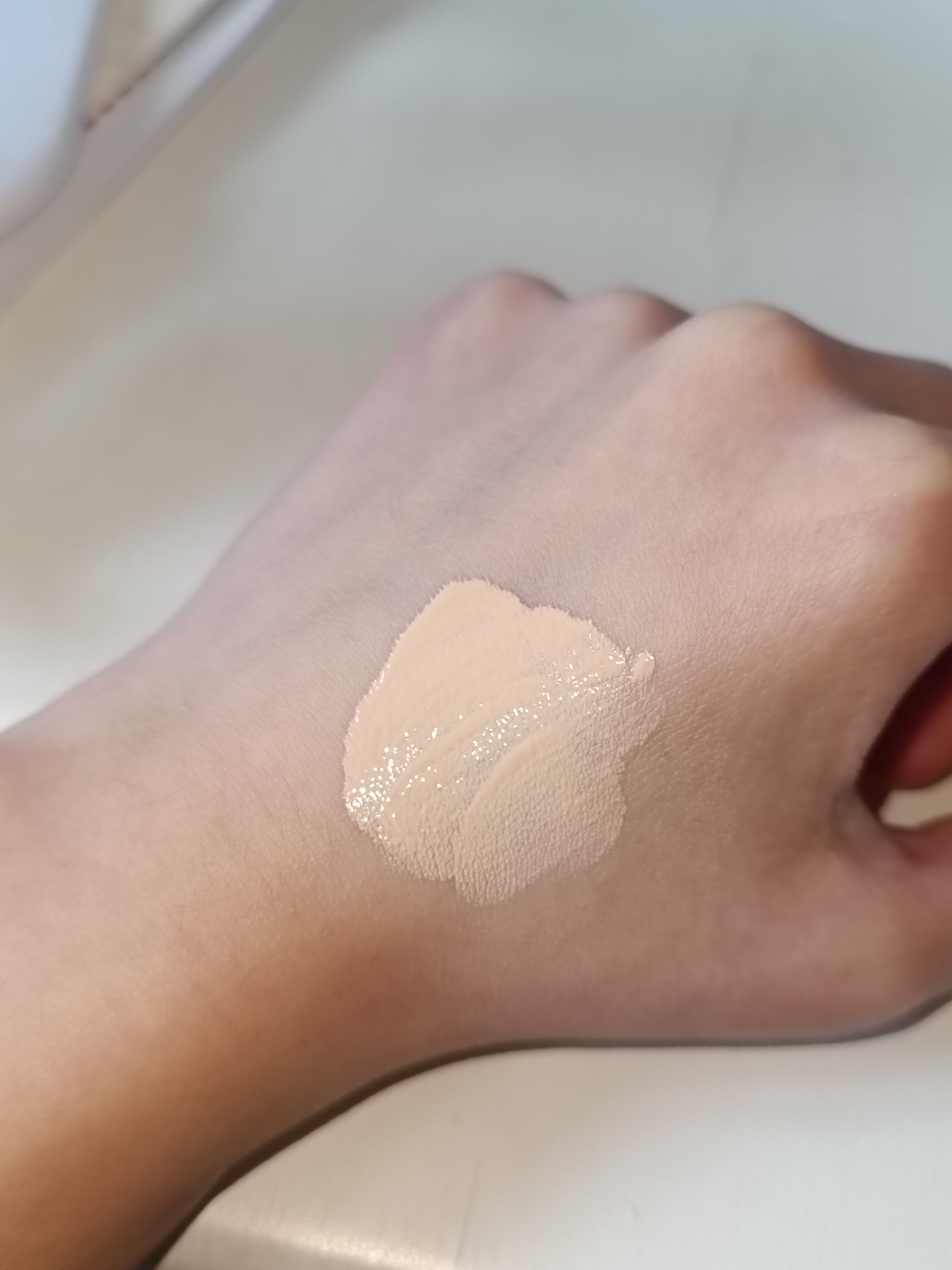 Cyber Colors 亮光持妝粉底液SPF50+PA++++ 真實評價/實測照片 byac***as 1