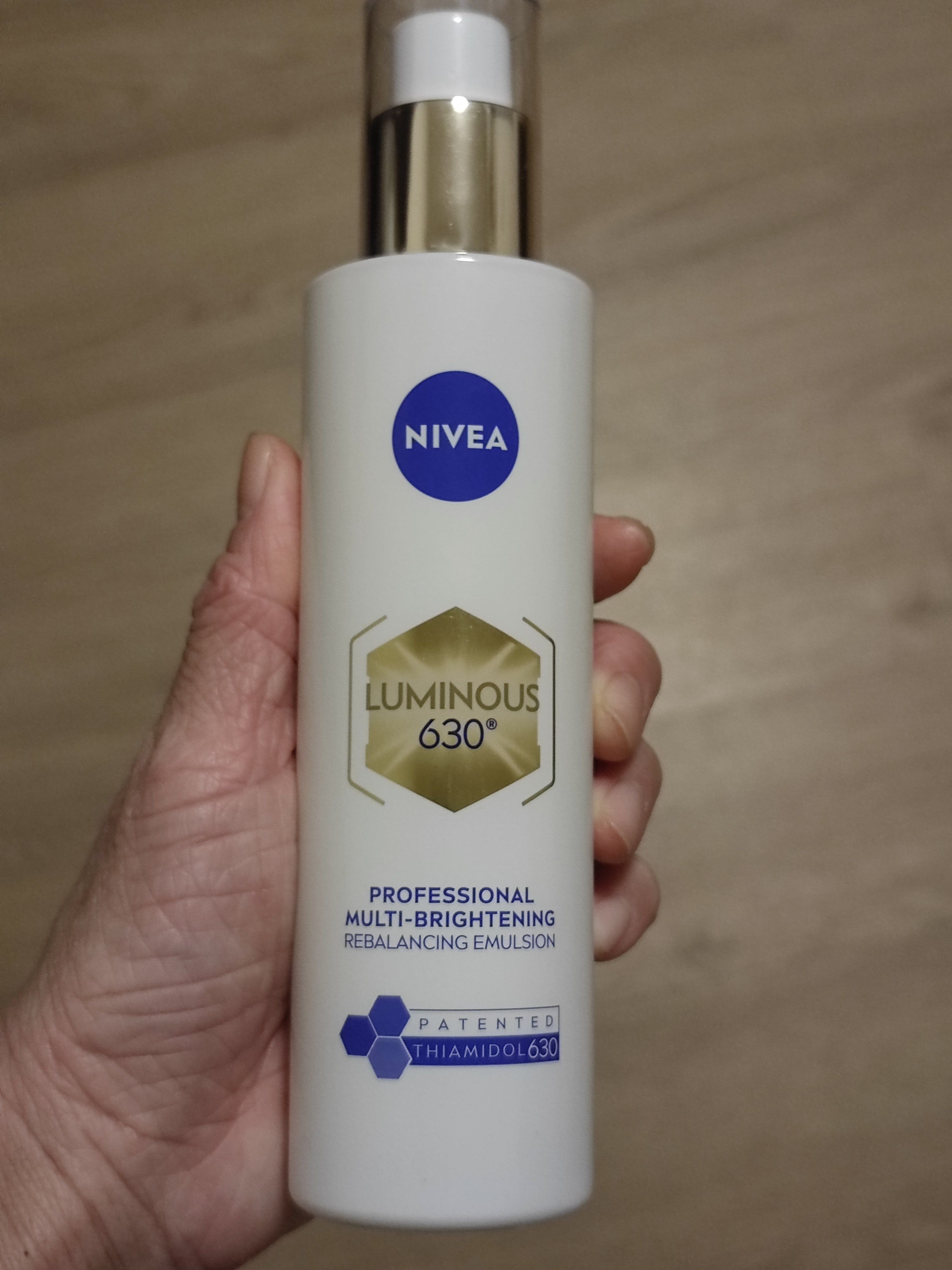 Nivea Luminous630專研多重淡斑透白平衡乳液 真實評價/用後感 byChr**** Wu 1 Nivea Luminous630專研多重淡斑透白平衡乳液 真實評價/實測照片 byChr**** Wu 1