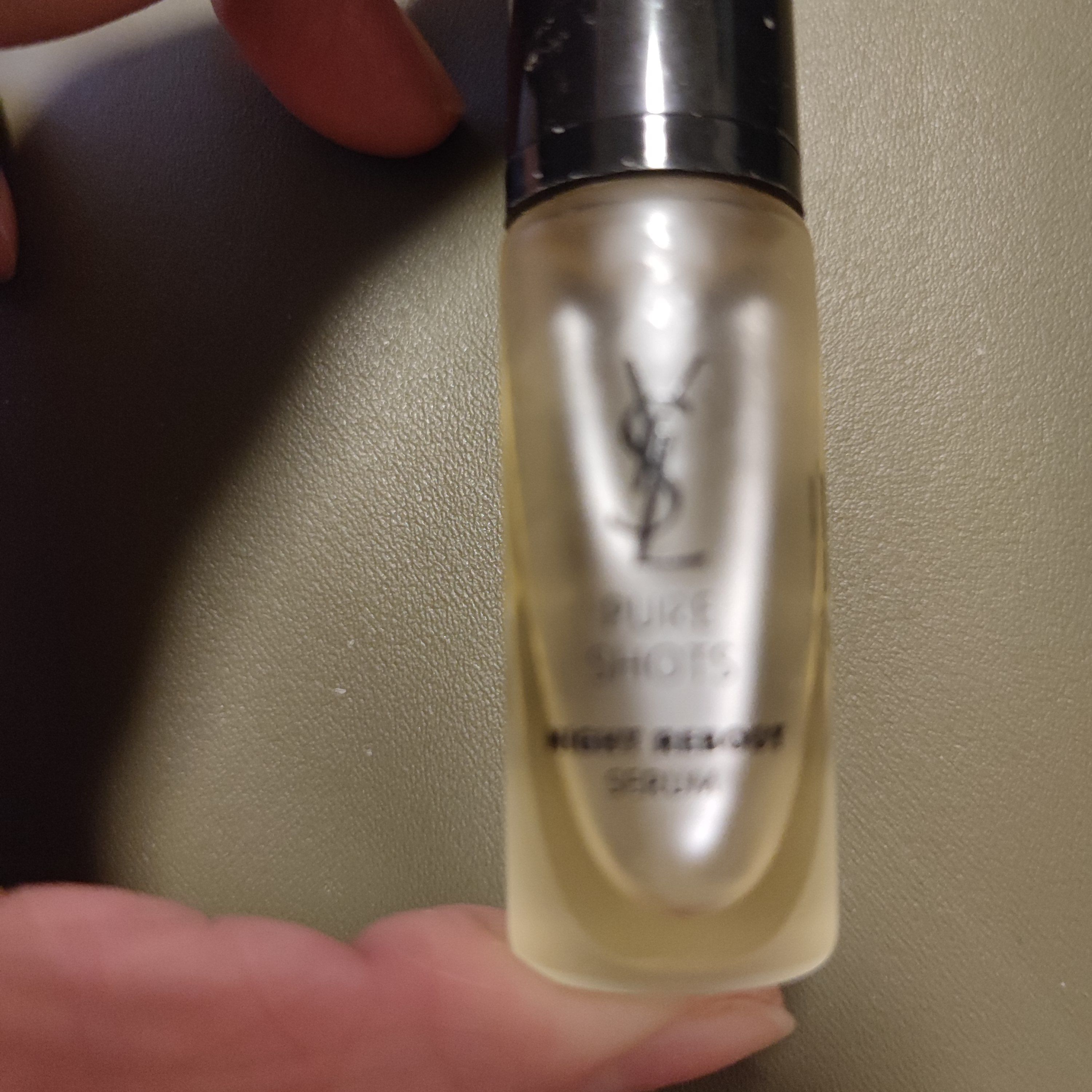 YSL 夜間修復精華 真實評價/實測照片 byChr**** Wu 1