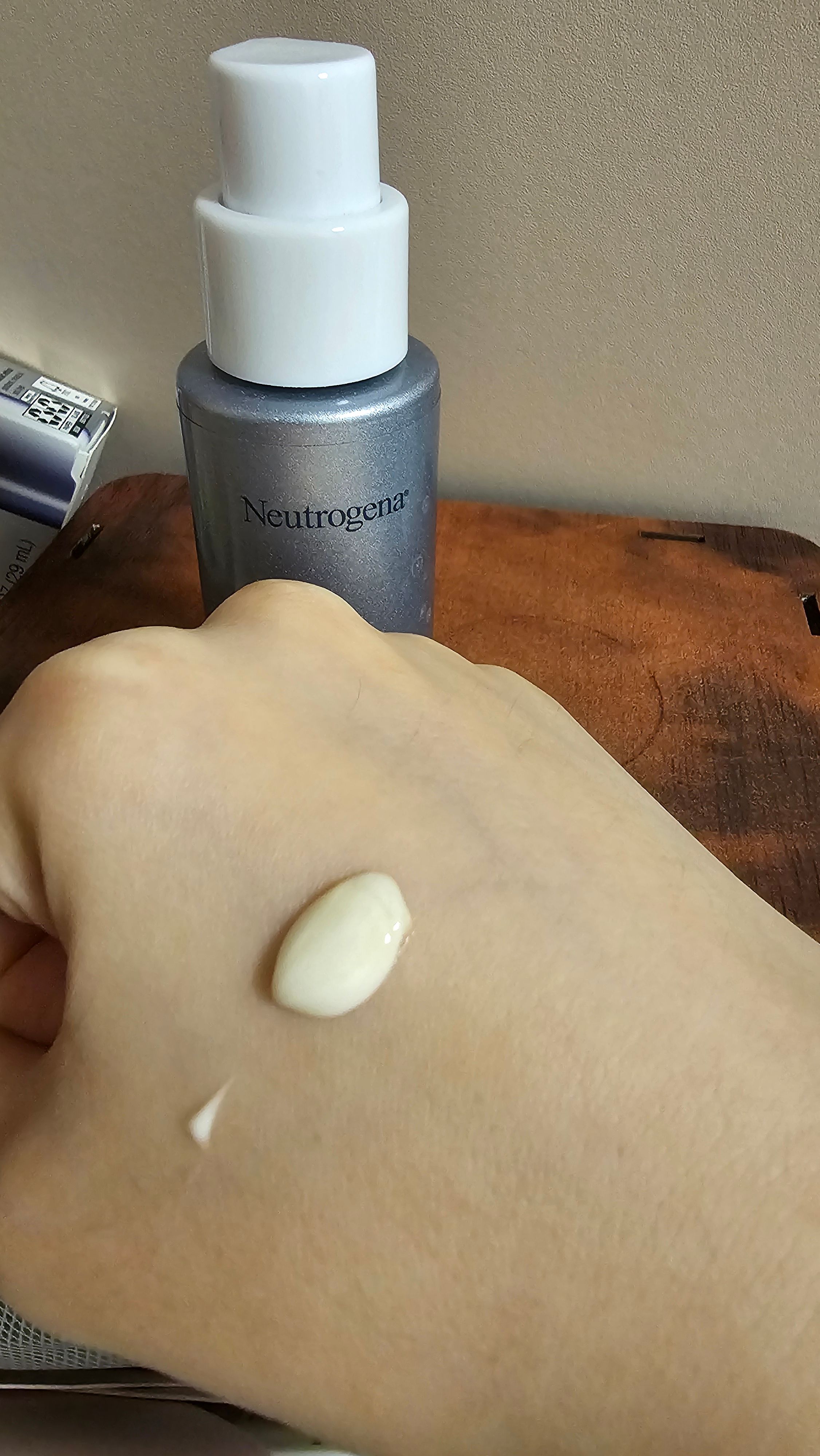 Neutrogena 露得清 維A醇抗皺修護晚霜 真實評價/用後感 bytws******************com 1 Neutrogena 露得清 維A醇抗皺修護晚霜 真實評價/實測照片 bytws******************com 1