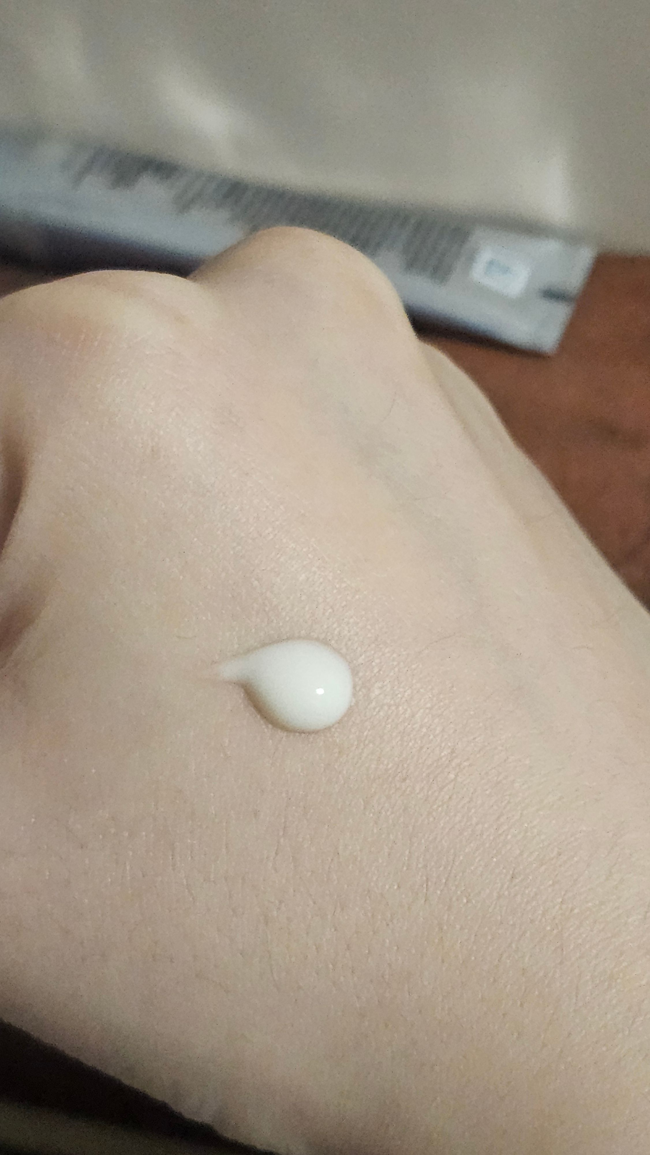 Neutrogena 露得清 維A醇抗皺修護眼霜 真實評價/實測照片 bytws******************com 1