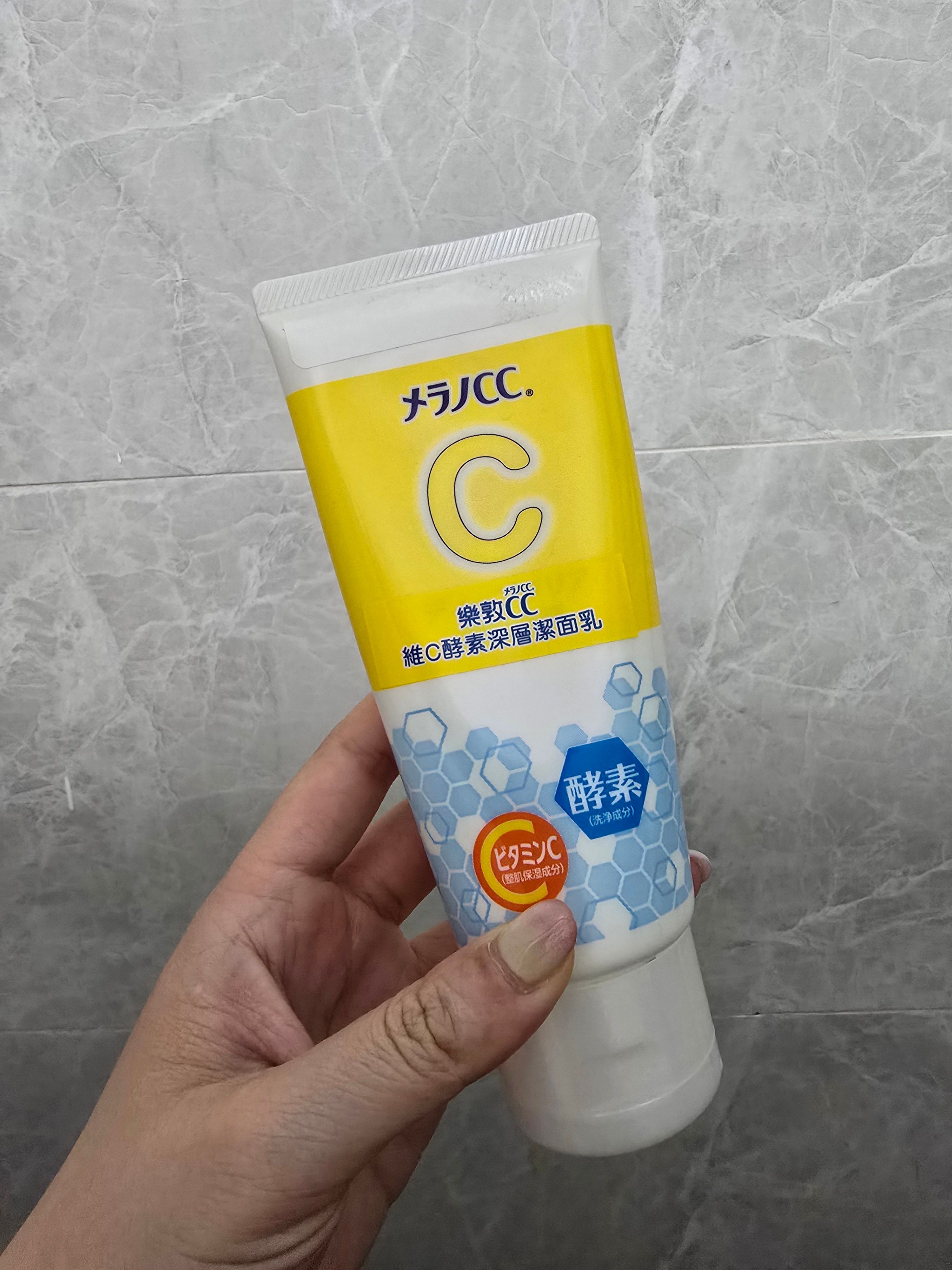 樂敦 Melano CC 維C酵素深層潔面乳 真實評價/用後感 byTi****st 1 樂敦 Melano CC 維C酵素深層潔面乳 真實評價/實測照片 byTi****st 1