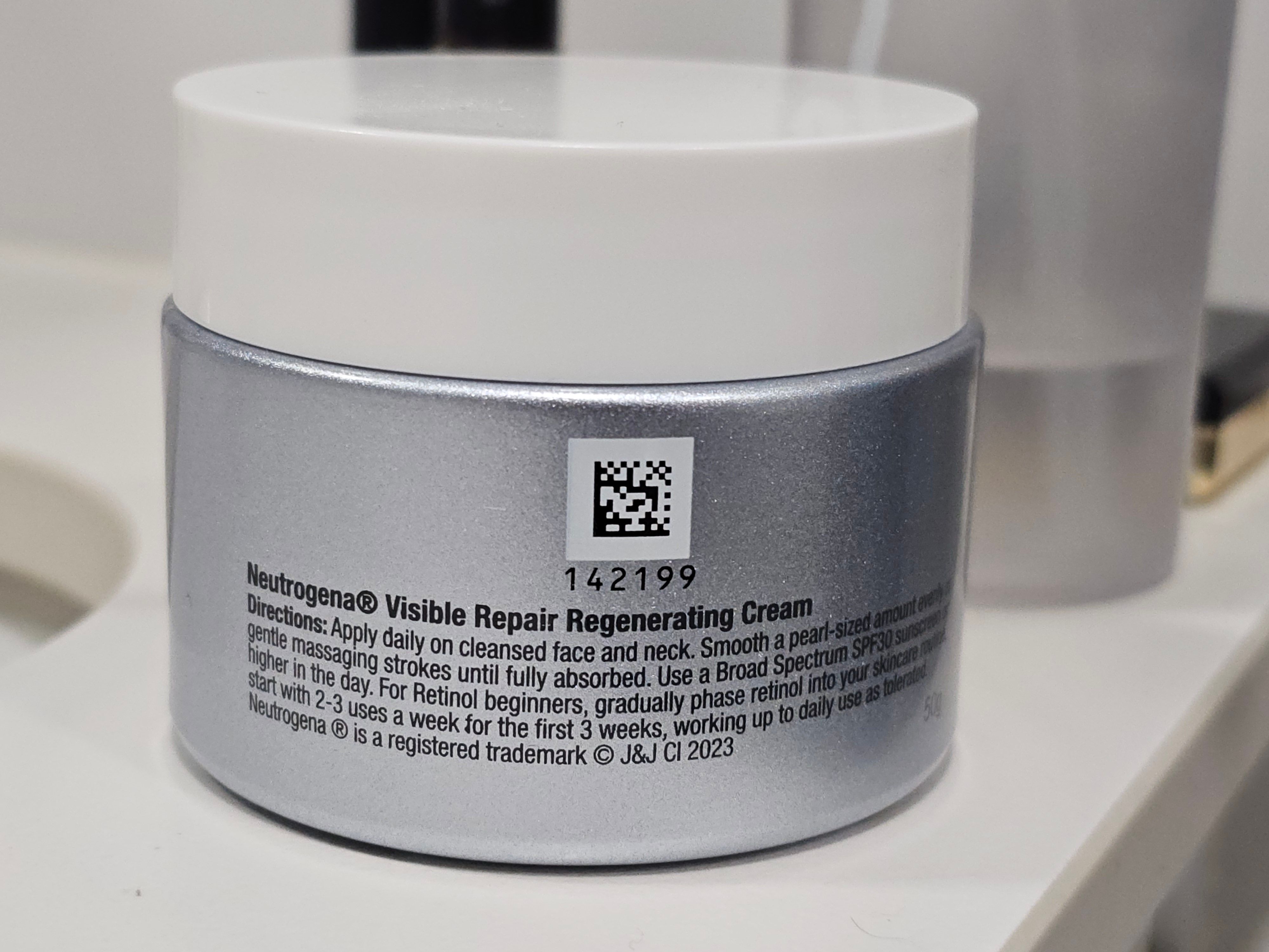 Neutrogena 露得清 維A醇抗皺修護新生面霜 真實評價/用後感 byyu****ui 2 Neutrogena 露得清 維A醇抗皺修護新生面霜 真實評價/實測照片 byyu****ui 2