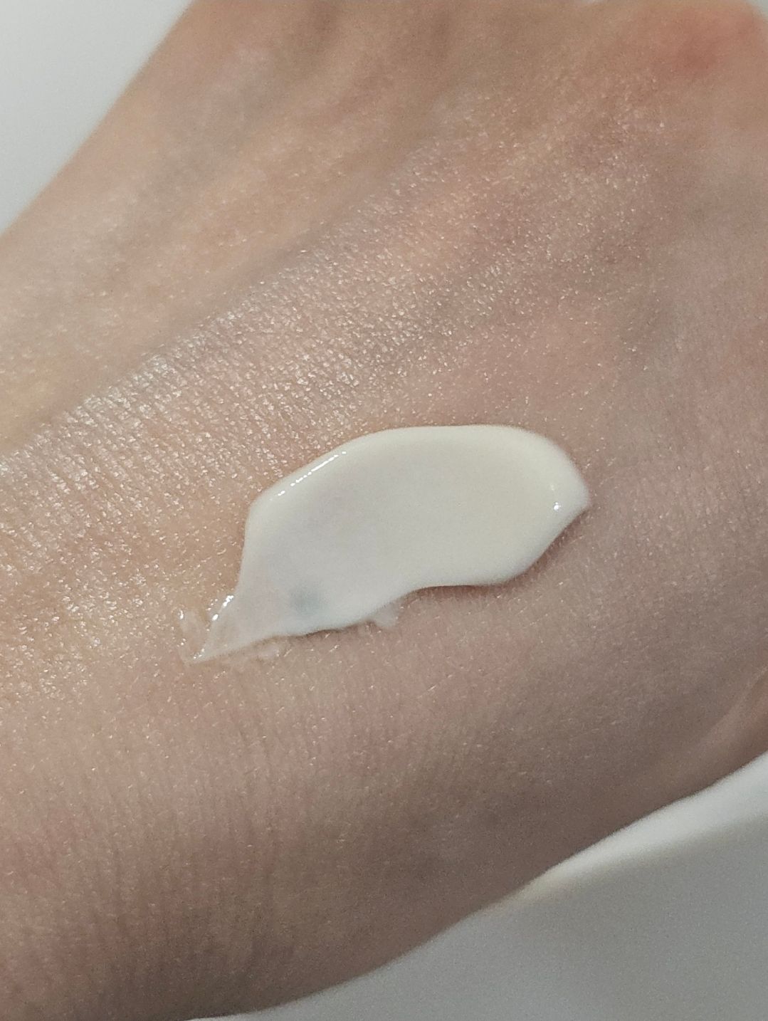 Neutrogena 露得清 維A醇抗皺修護新生面霜 真實評價/用後感 byyu****ui 1 Neutrogena 露得清 維A醇抗皺修護新生面霜 真實評價/實測照片 byyu****ui 1