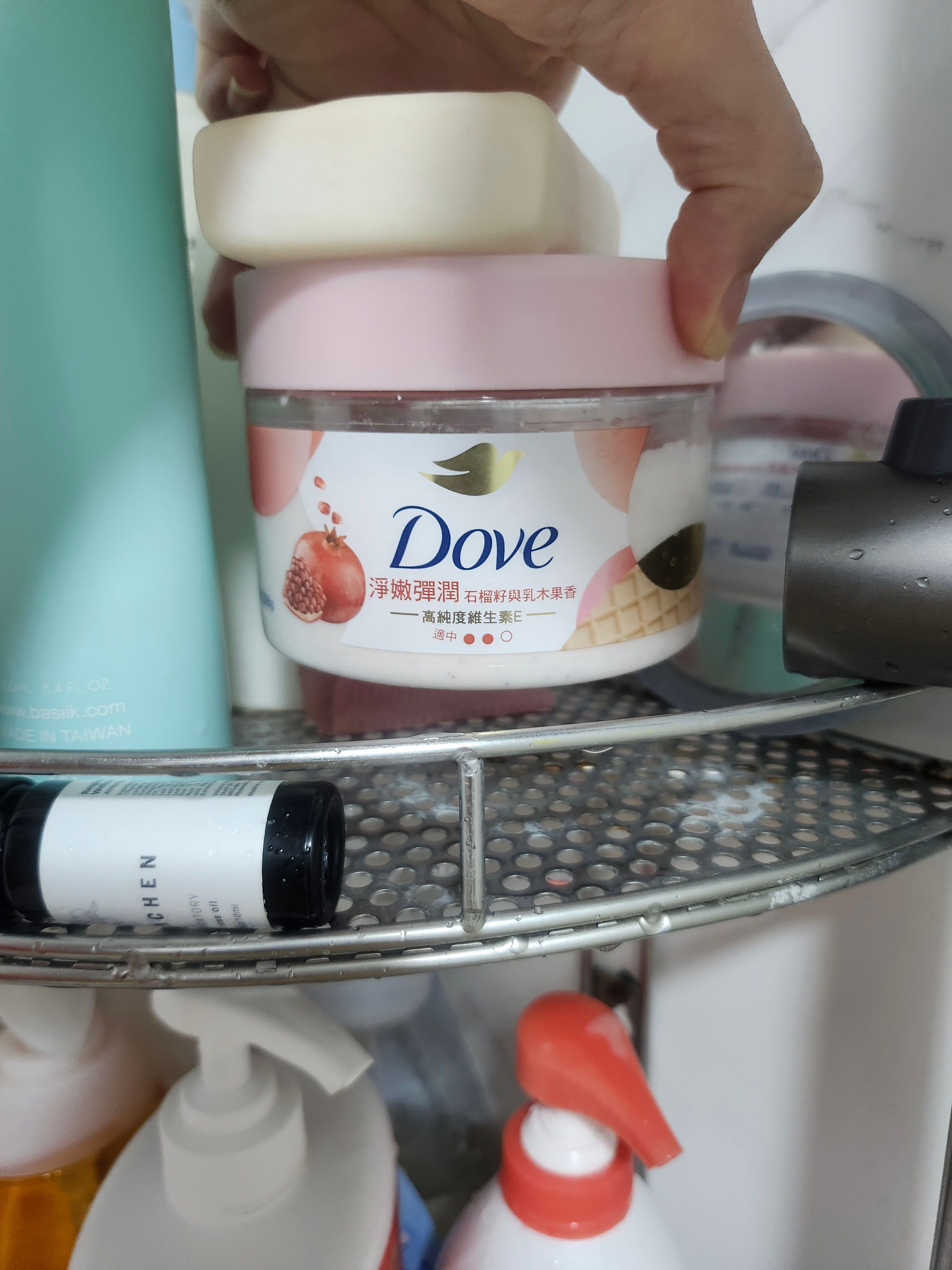 Dove 多芬 去角質身體磨砂膏 石榴籽與乳木果 真實評價/實測照片 byHua*****ndy 1