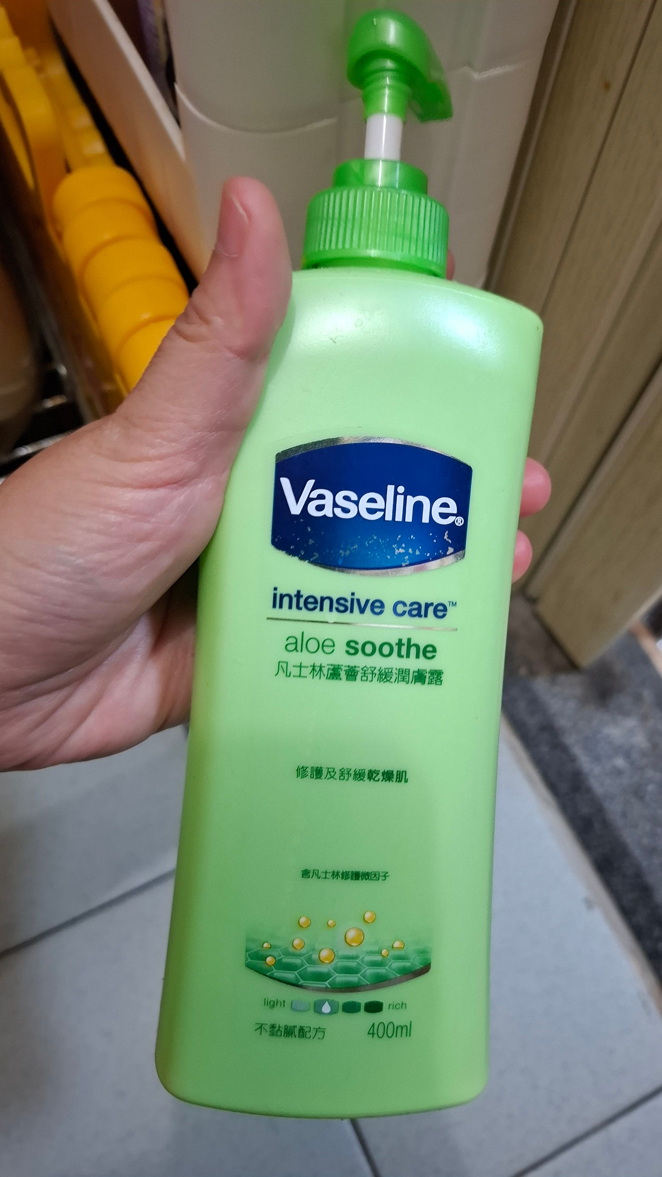Vaseline 凡士林 蘆薈舒緩潤膚露 真實評價/實測照片 by 1