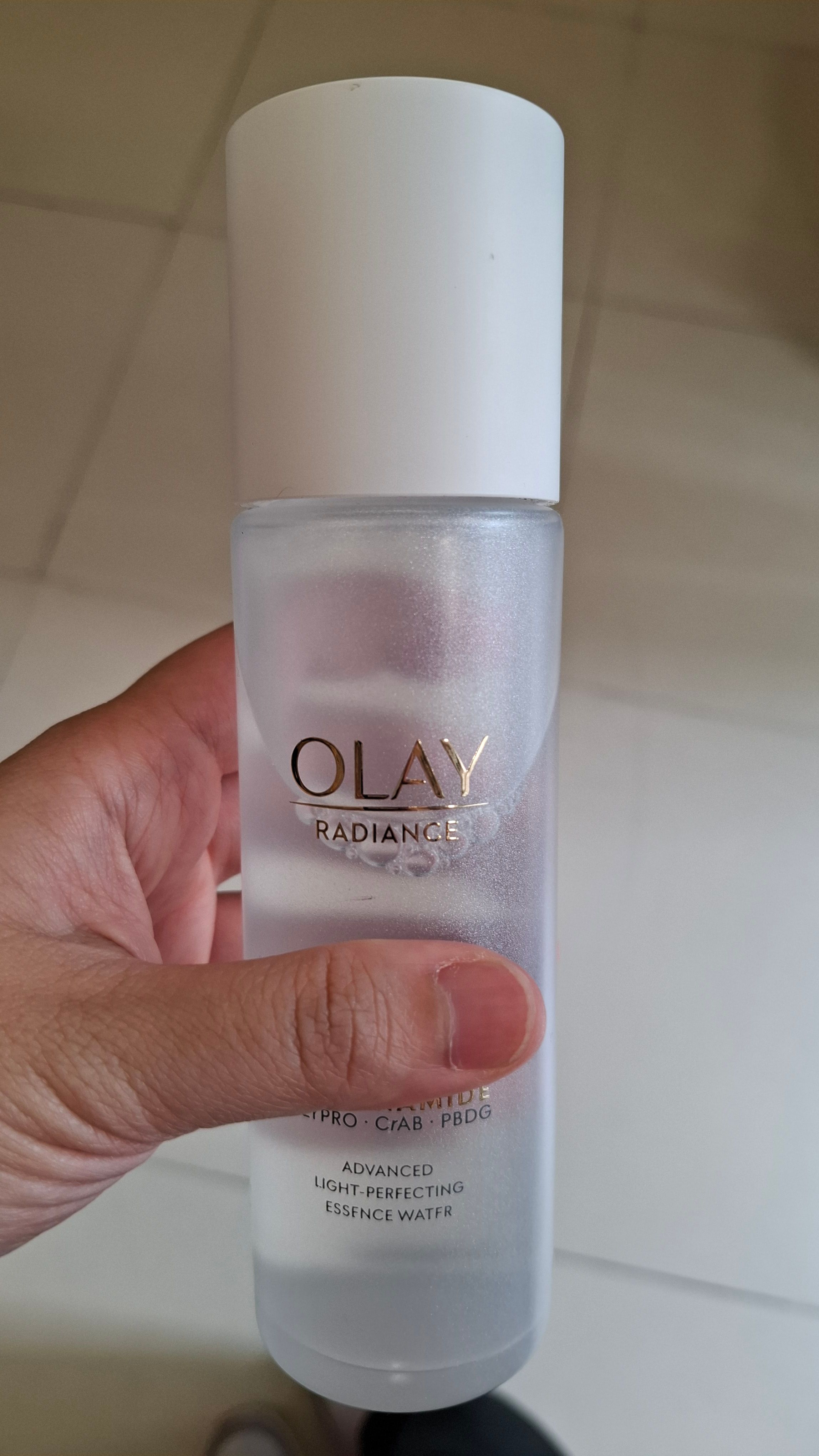 Olay 水感透白光曜精華 (水光小白瓶) 真實評價/實測照片 by 2