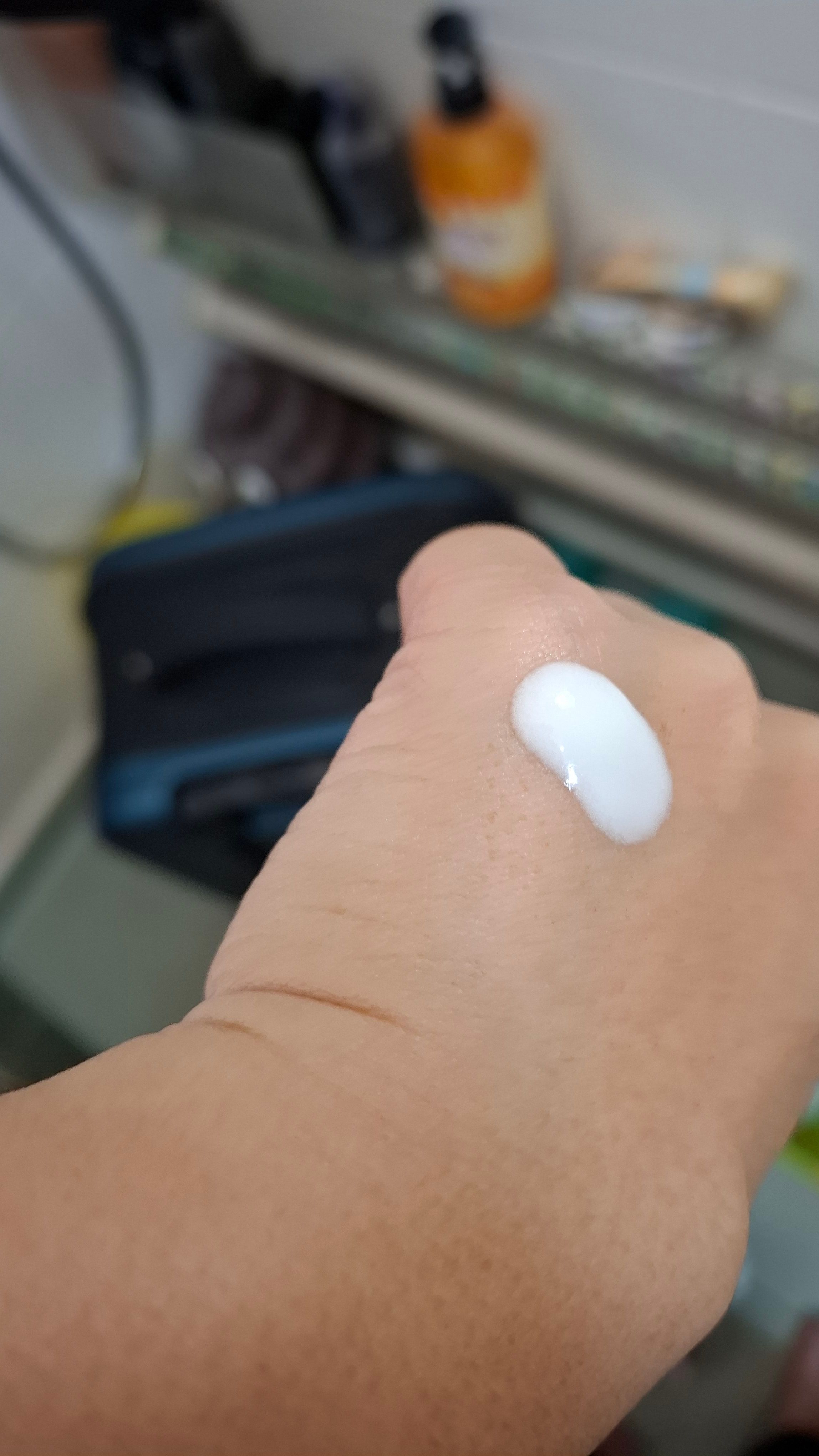 Olay PROX 亮潔晳顏淡斑精華 (新升級抗氧淡斑精華) 真實評價/實測照片 by 1