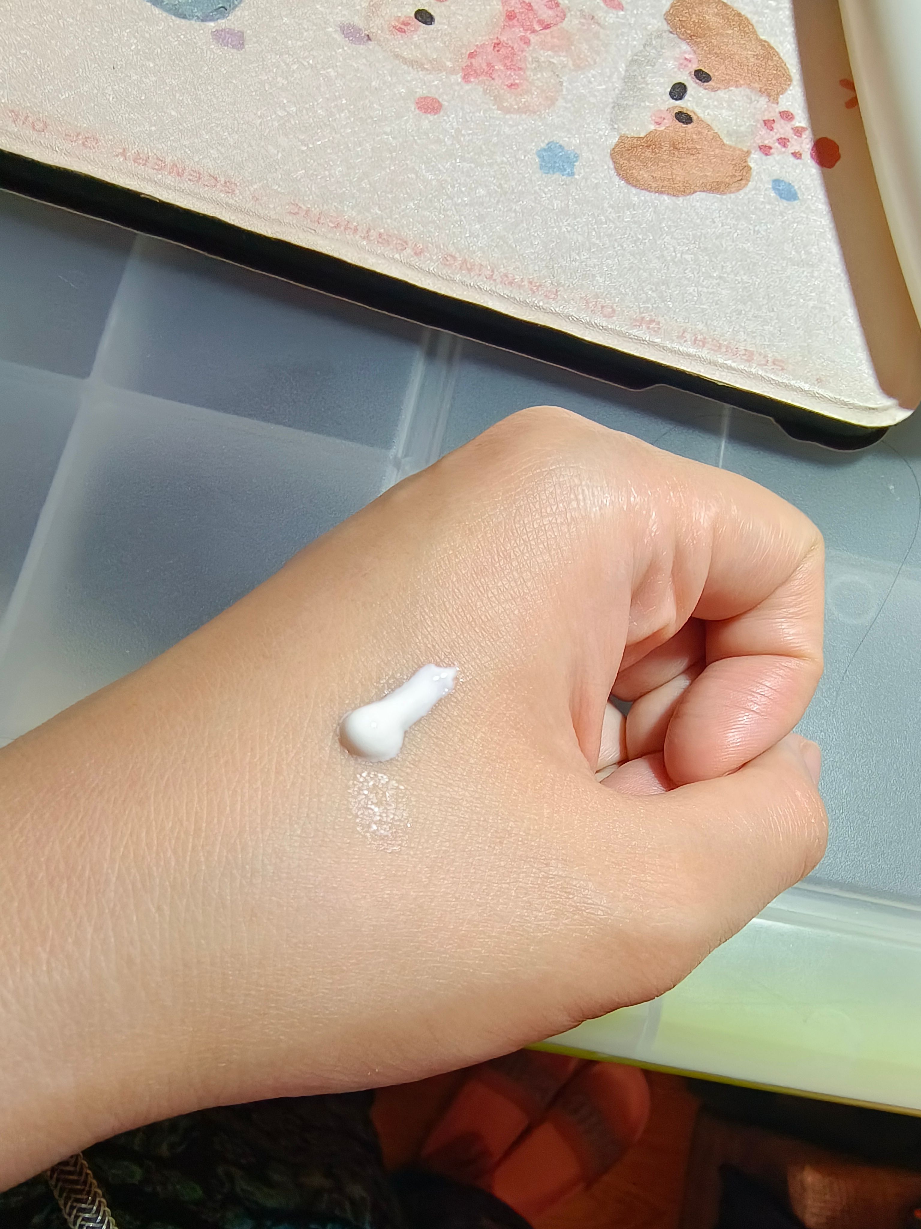 Mistine 水潤多效防護防曬霜SPF50 PA++++ 真實評價/用後感 bycop*****************com 1 Mistine 水潤多效防護防曬霜SPF50 PA++++ 真實評價/實測照片 bycop*****************com 1