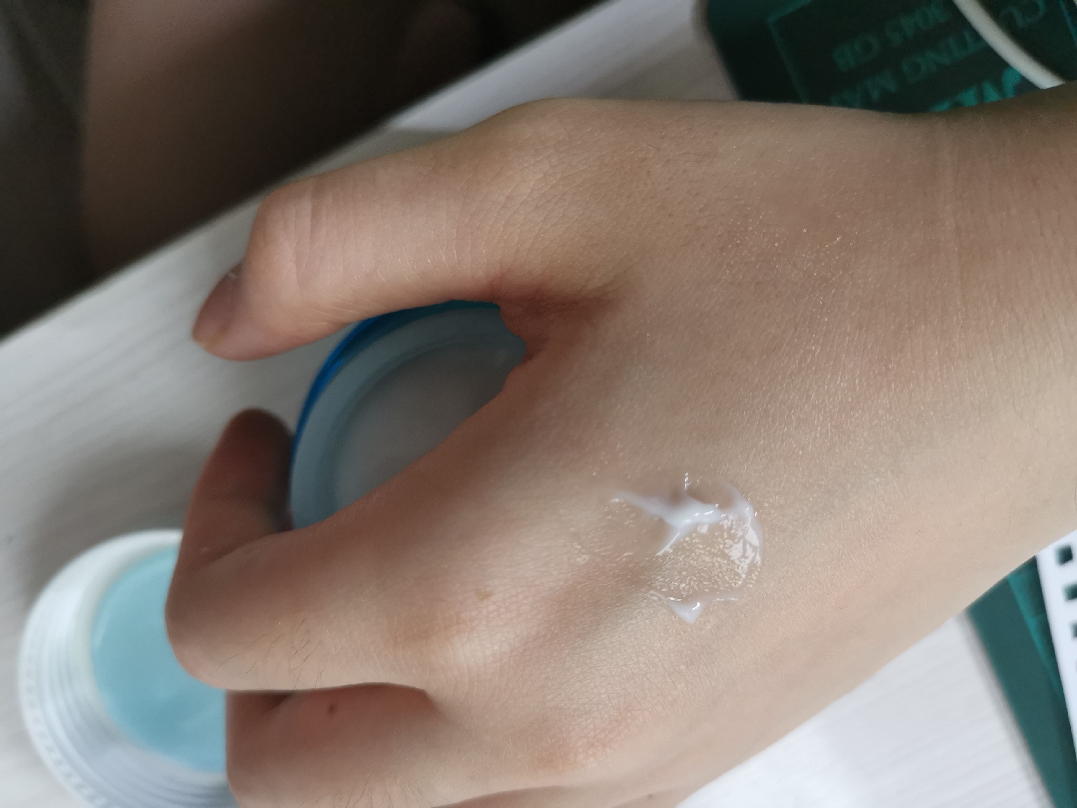 Neutrogena 露得清 露得清水活保濕無香特潤凝霜 真實評價/用後感 byEll******ung 1 Neutrogena 露得清 露得清水活保濕無香特潤凝霜 真實評價/實測照片 byEll******ung 1