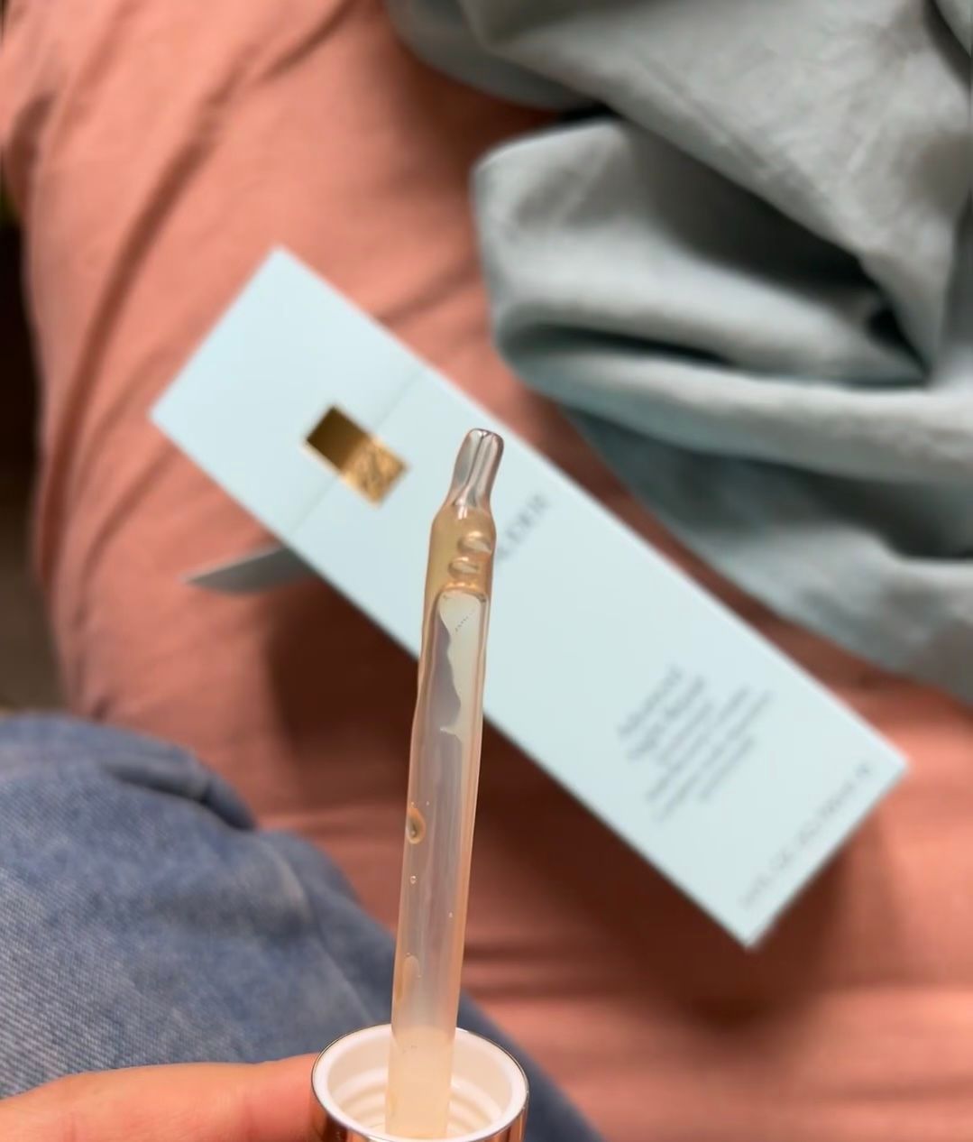 ESTÉE LAUDER 升級再生基因修復精華(小棕瓶) 真實評價/用後感 bya22***************com 1 ESTÉE LAUDER 升級再生基因修復精華(小棕瓶) 真實評價/實測照片 bya22***************com 1