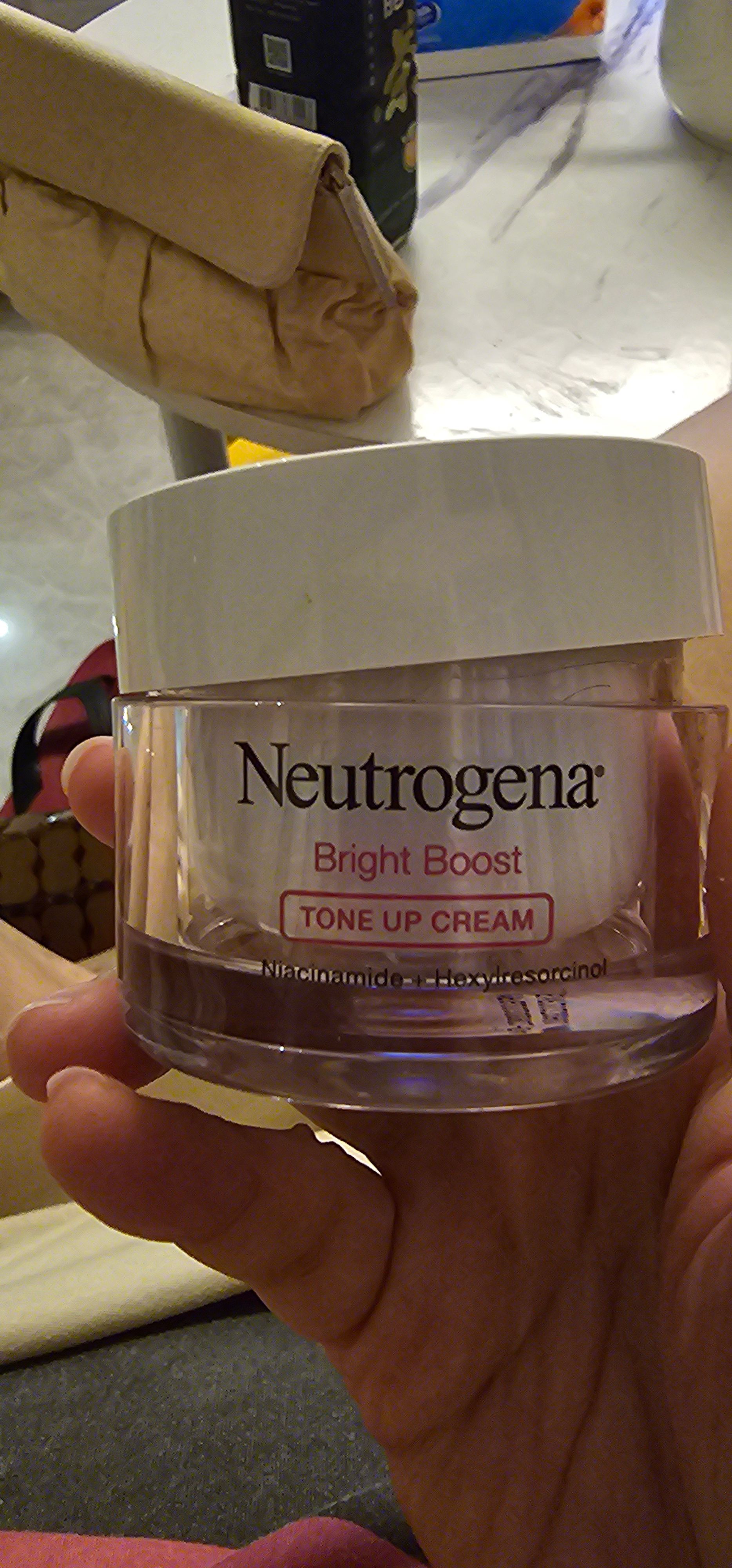 Neutrogena 露得清 細白晶透素顏霜 真實評價/實測照片 byCry**** Li 1