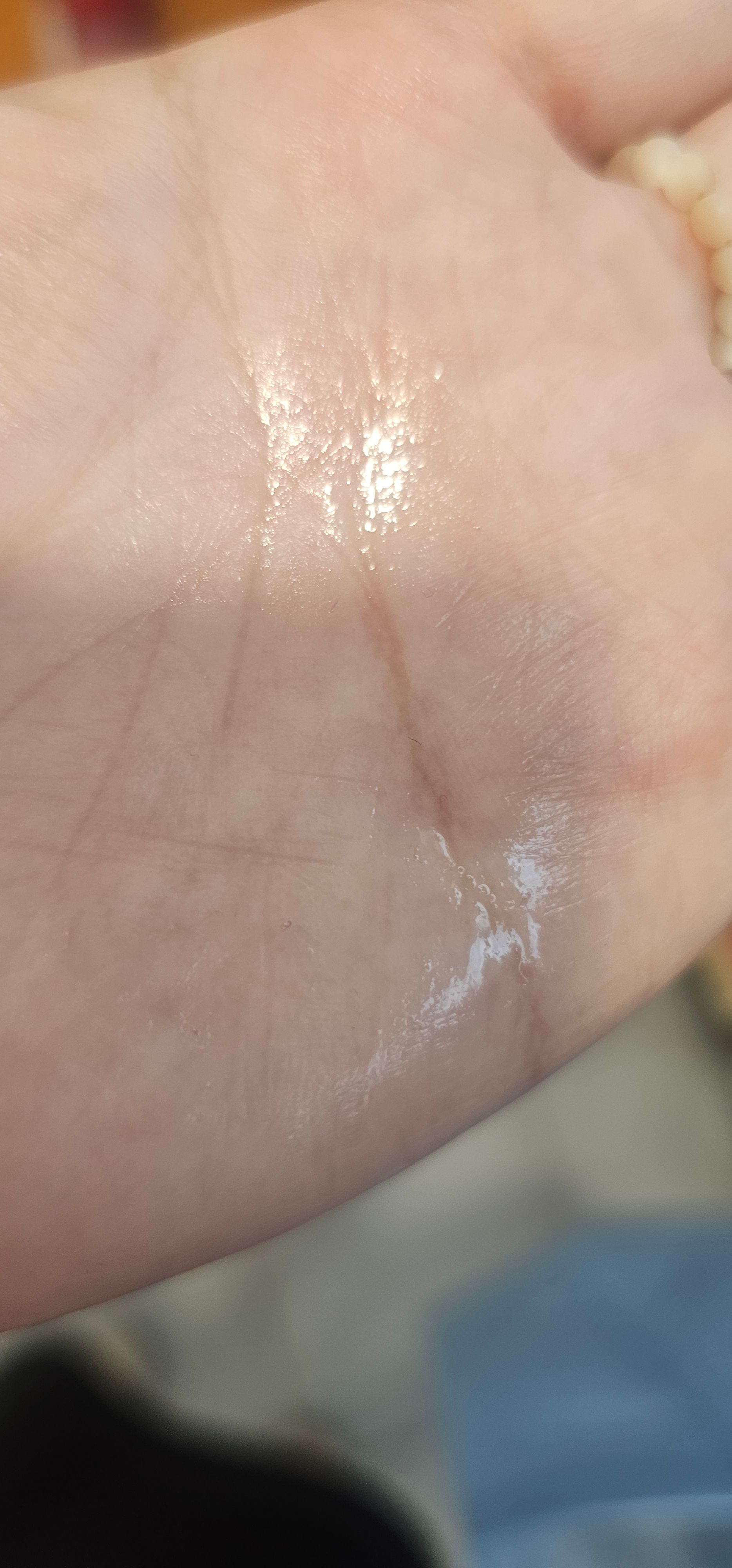 L'Oréal Paris 昇華修護美髮精華油 真實評價/用後感 byCry**** Li 1 L'Oréal Paris 昇華修護美髮精華油 真實評價/實測照片 byCry**** Li 1