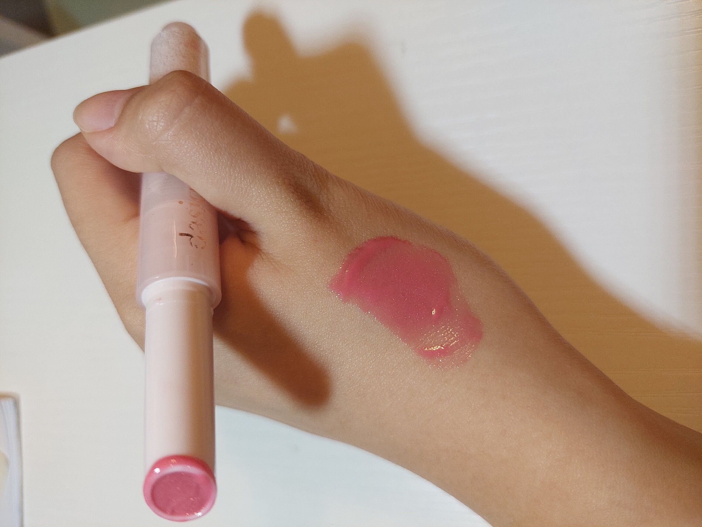 Dasique 棒棒糖果水光豐潤唇膏筆 真實評價/用後感 bydai*****************com 1 Dasique 棒棒糖果水光豐潤唇膏筆 真實評價/實測照片 bydai*****************com 1