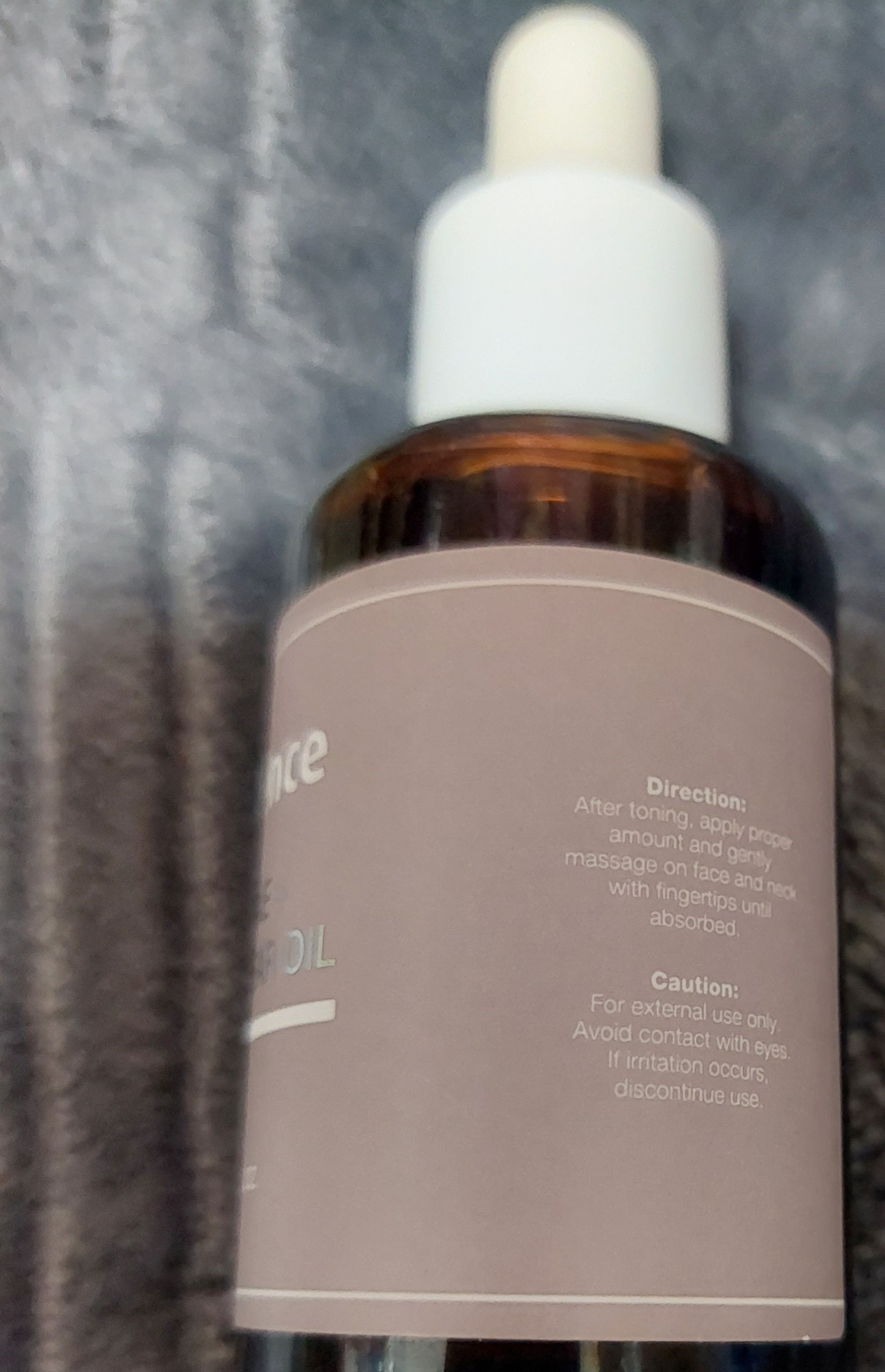 Neogence 角鯊烷潤澤輕感精華油 真實評價/實測照片 byhap******************com 1