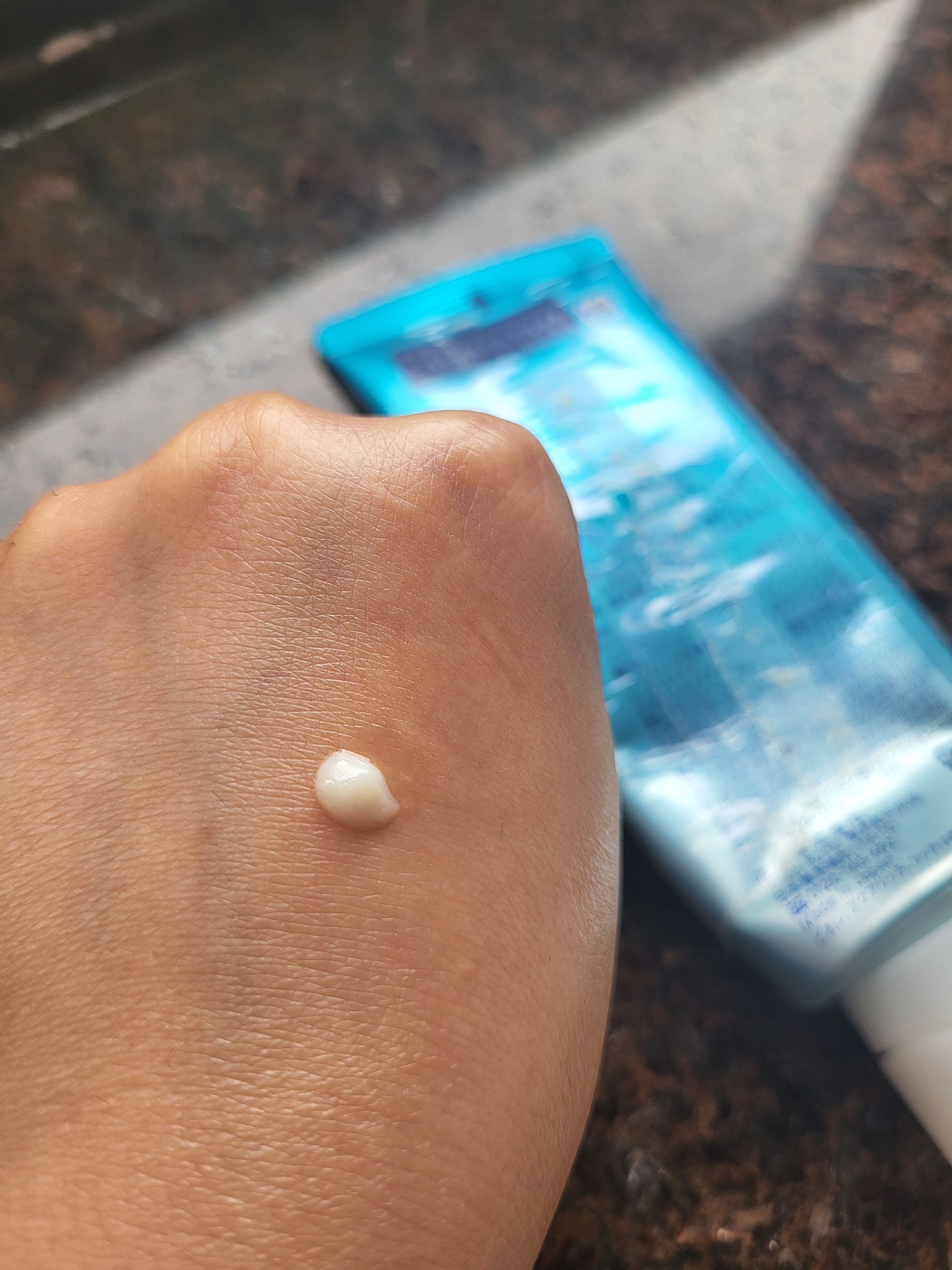 Biore Aqua Rich 極水感防曬液 SPF50+ PA++++ 真實評價/實測照片 bycha****************.hk 1