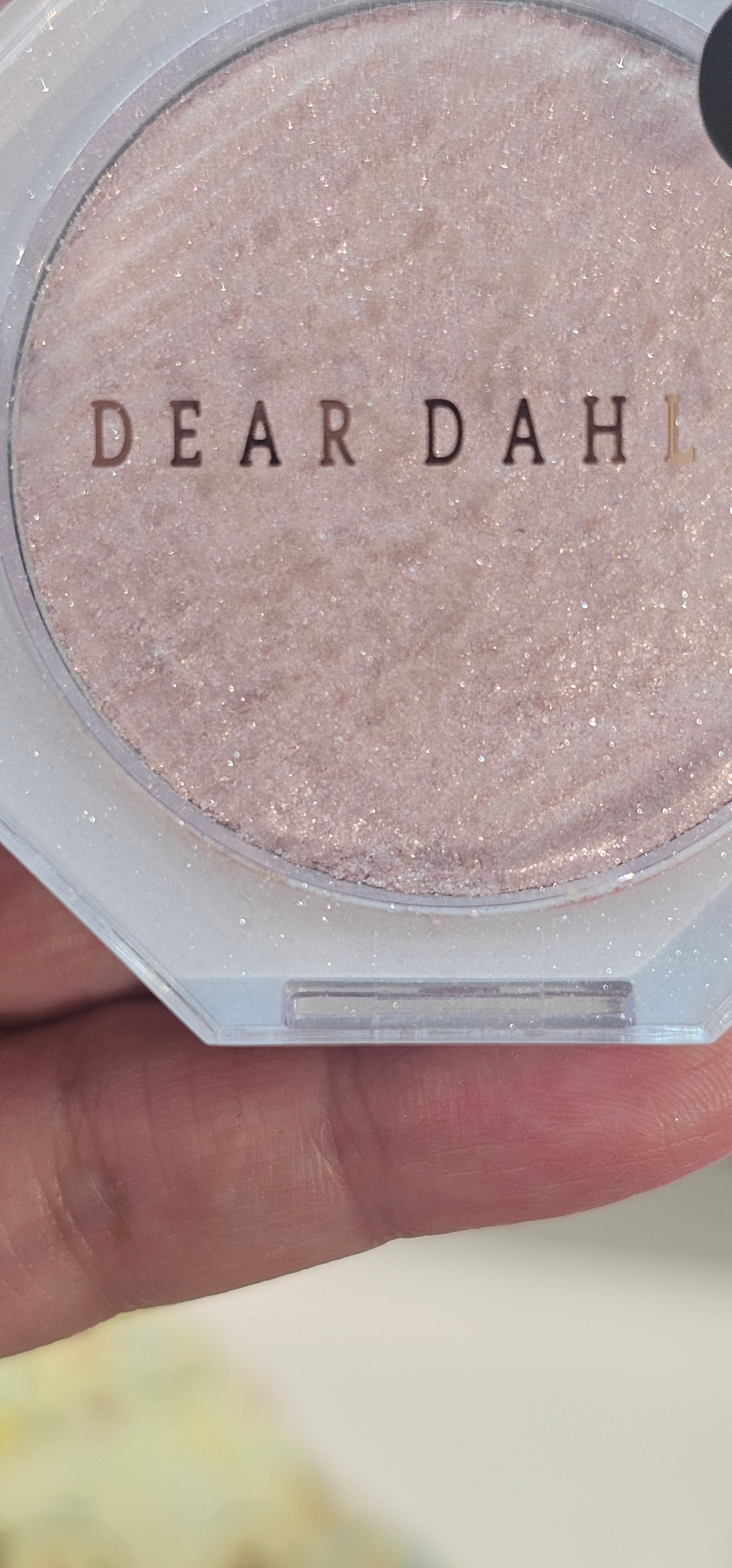 DEAR DAHLIA Glitz Glow Highlighter 真實評價/用後感 byCry**** Li 1 DEAR DAHLIA Glitz Glow Highlighter 真實評價/實測照片 byCry**** Li 1
