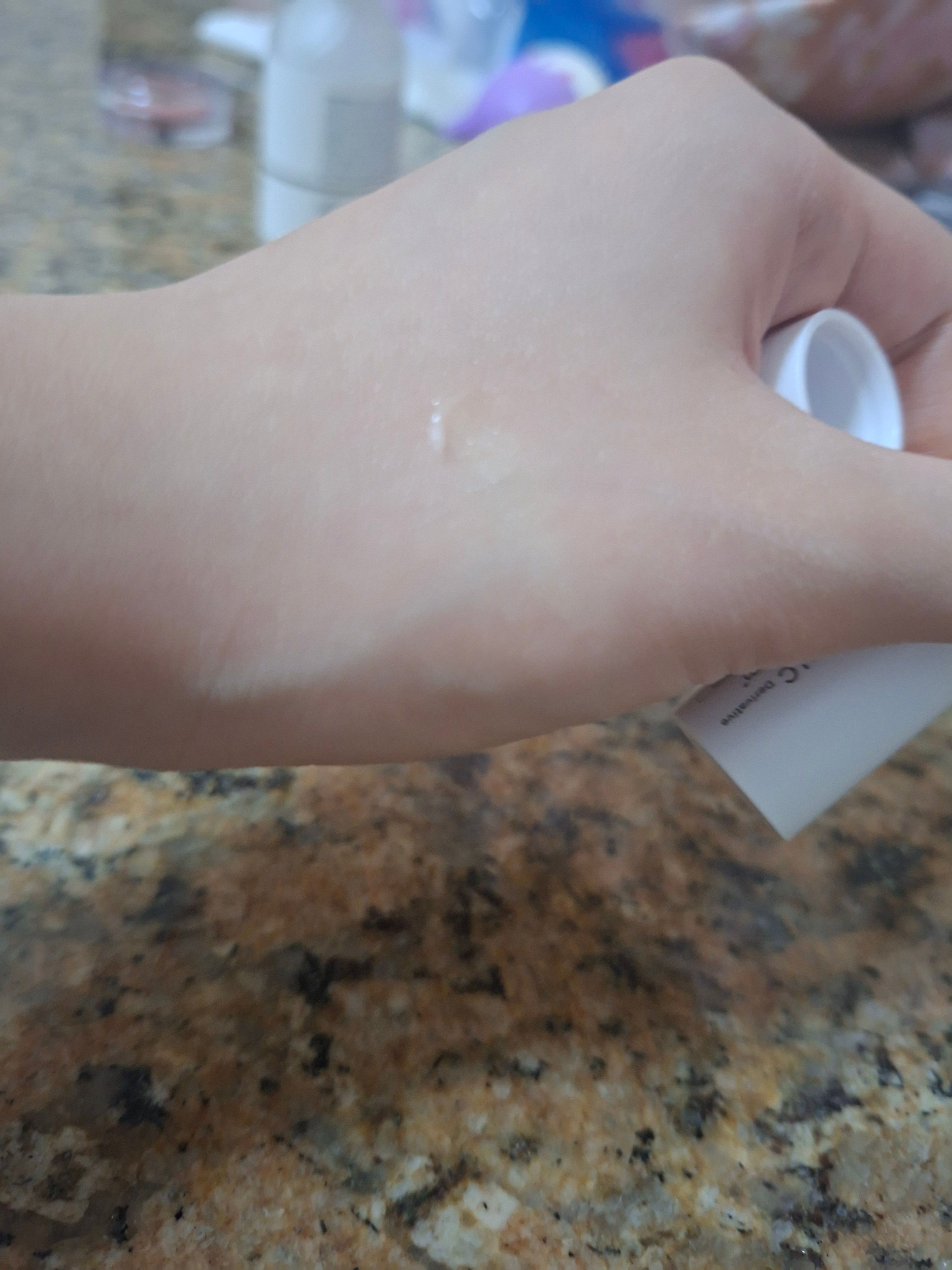 unlabel 維C水潤防曬潤唇膏 真實評價/用後感 byyt.************************com 1 unlabel 維C水潤防曬潤唇膏 真實評價/實測照片 byyt.************************com 1