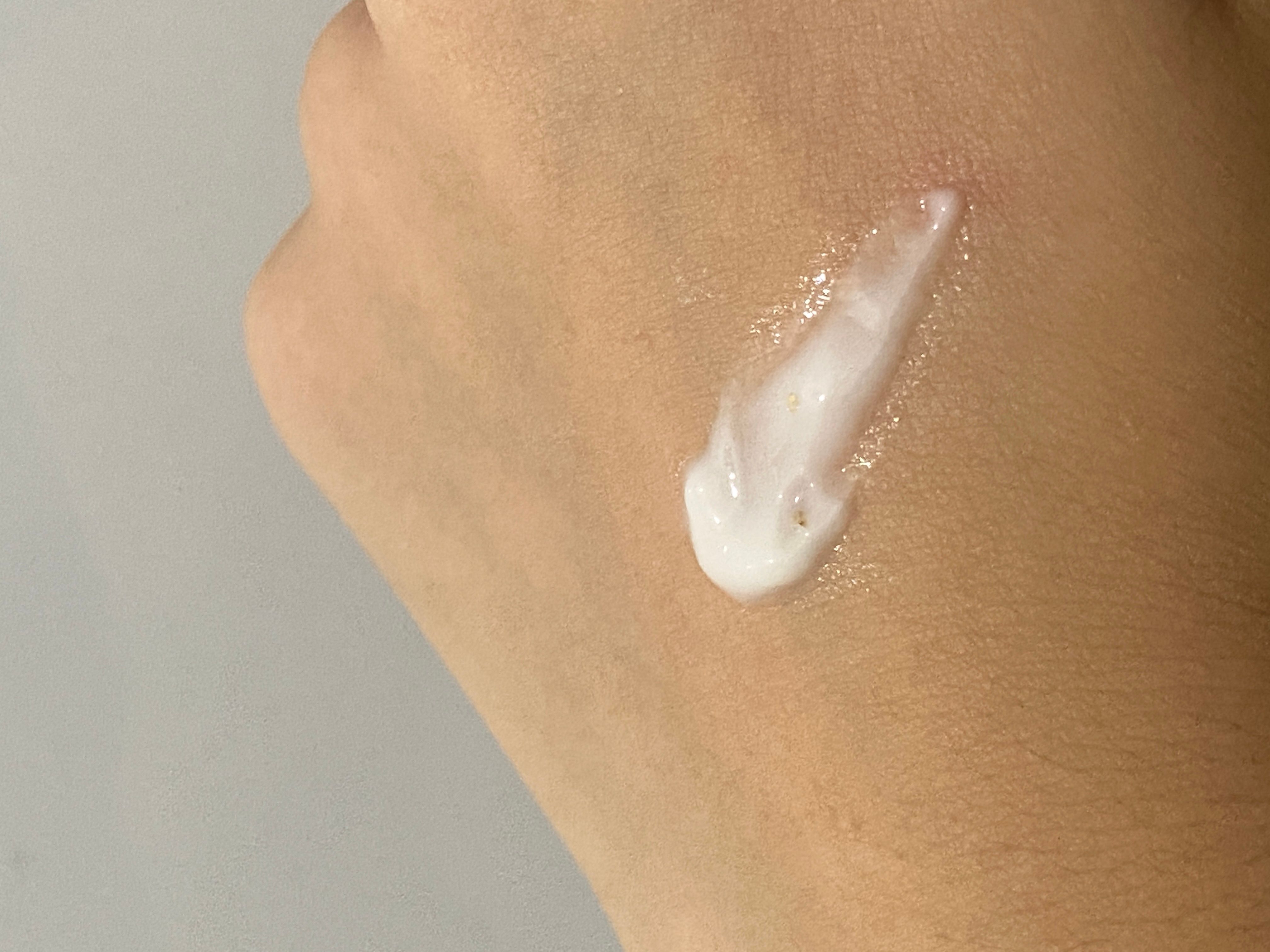 AHC 金熨斗全面眼霜 真實評價/實測照片 bywon*******************com 1