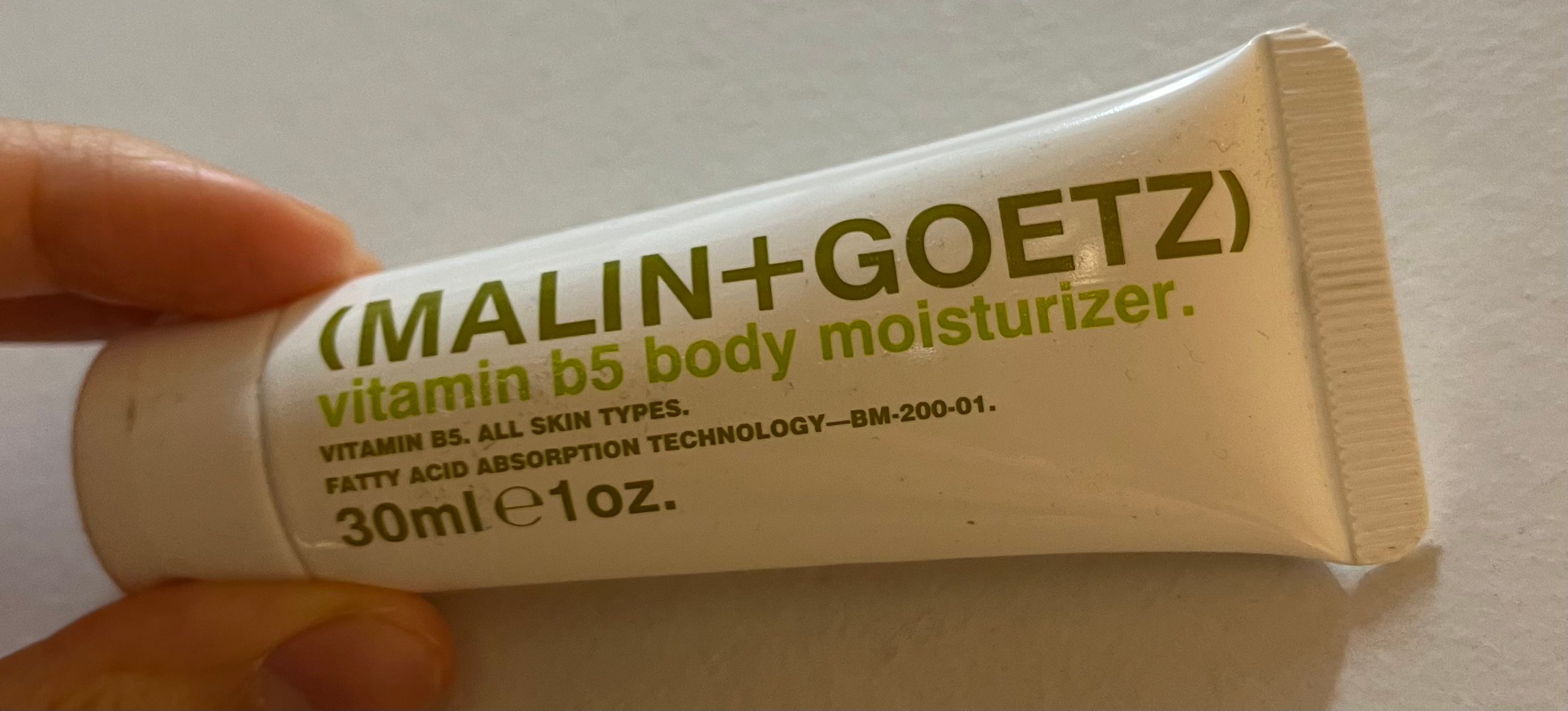 Malin Goetz 維他命 b5 身體補濕乳霜 真實評價/用後感 byHK ******ter 1 Malin Goetz 維他命 b5 身體補濕乳霜 真實評價/實測照片 byHK ******ter 1