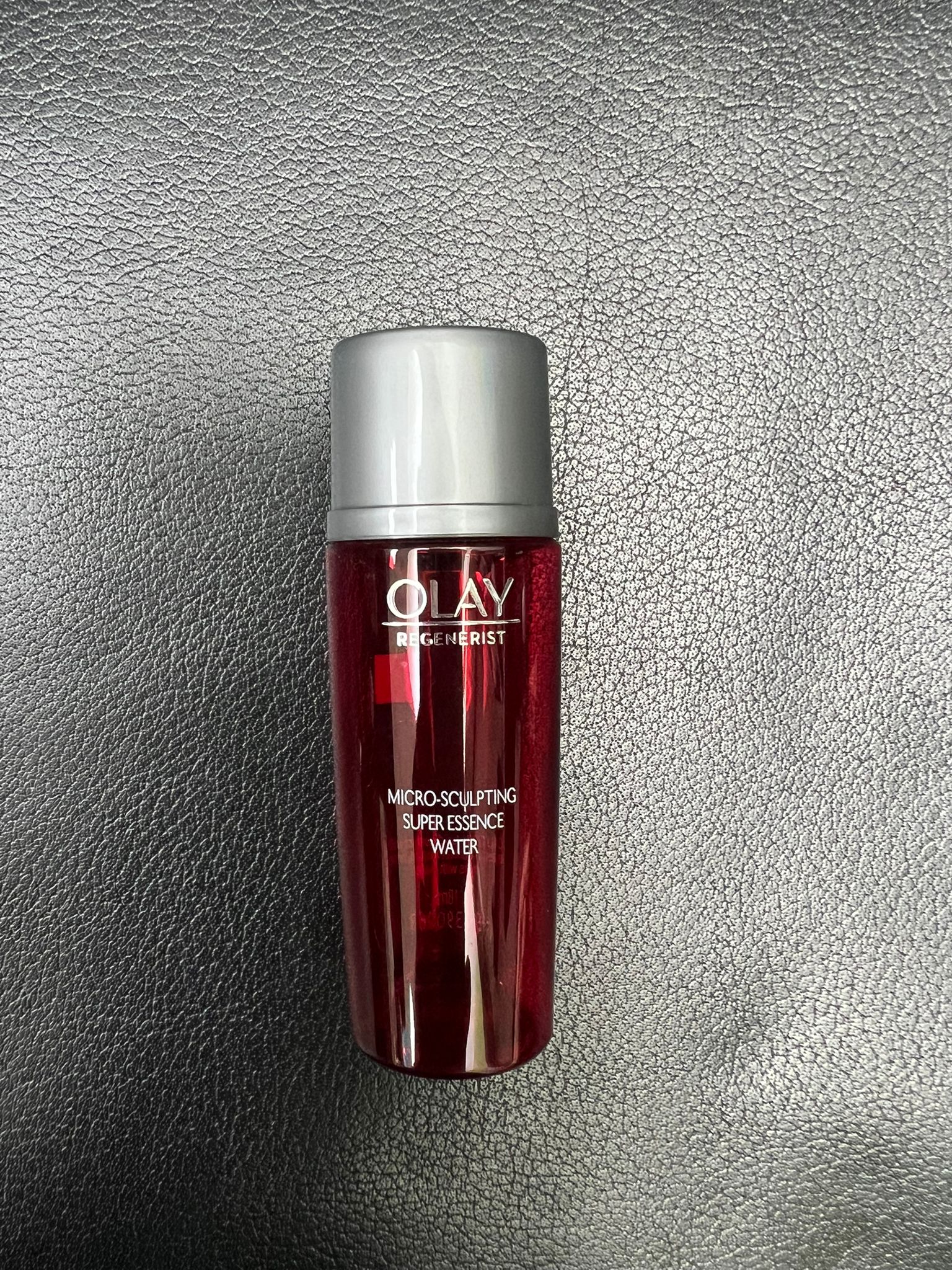 Olay 新生高效緊緻活膚露 Regenerist Micro- Sculpting Super Essence Water 真實評價/實測照片 bycat*****************com 1