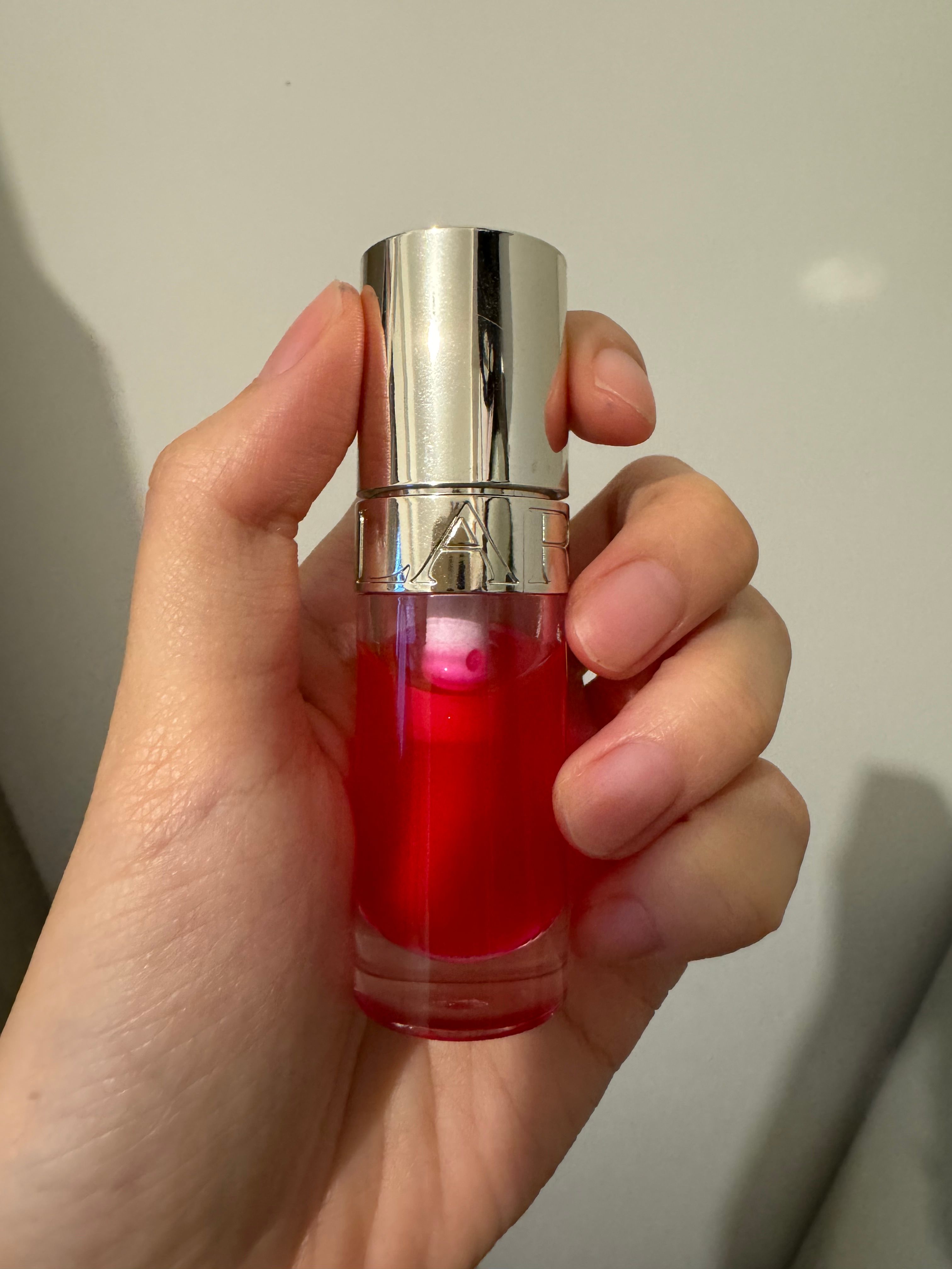 CLARINS 升級皇牌凝亮護唇油 Lip Comfort Oil 真實評價/用後感 byRu**cc 1 CLARINS 升級皇牌凝亮護唇油 Lip Comfort Oil 真實評價/實測照片 byRu**cc 1
