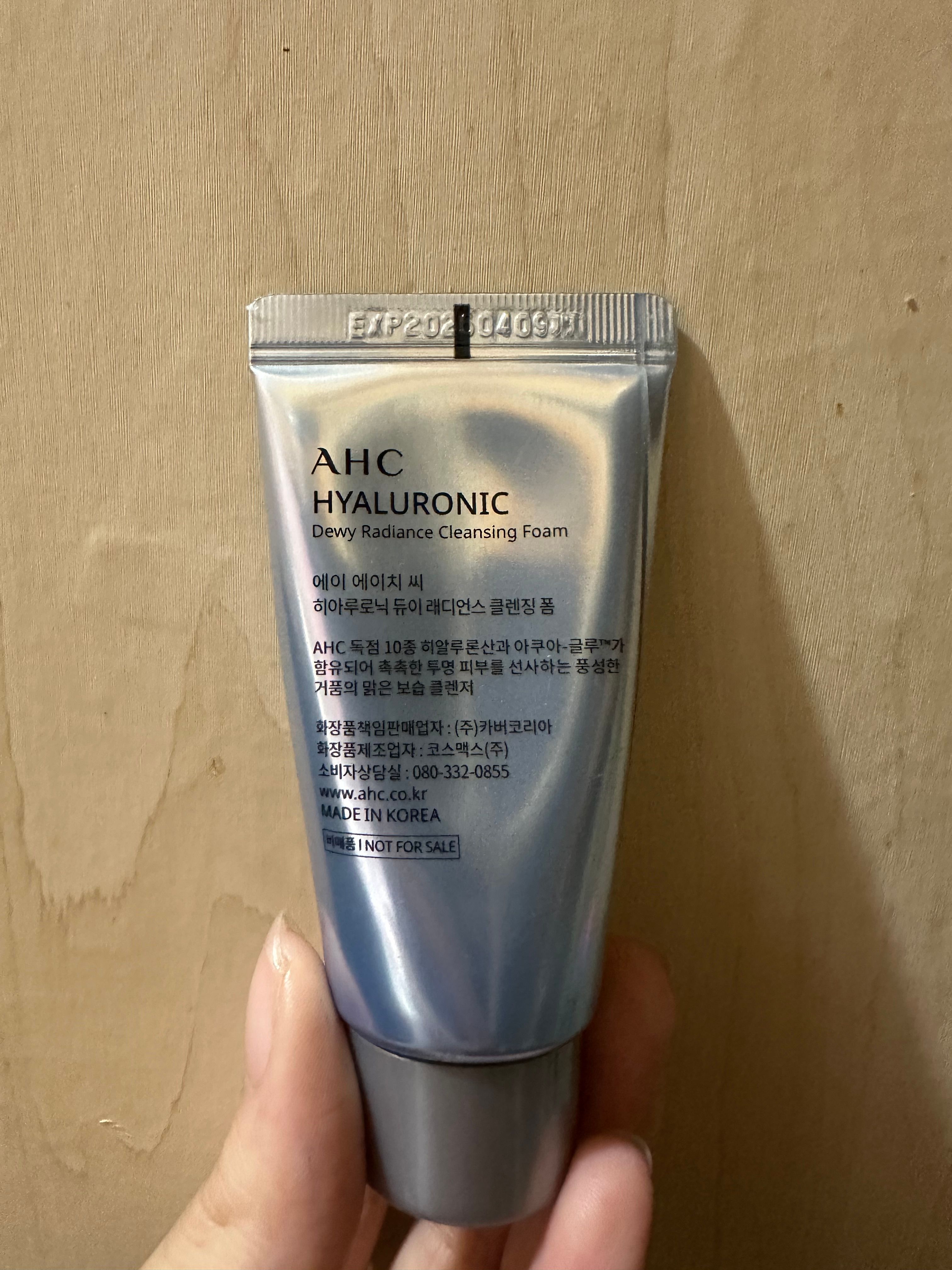 AHC 玻尿酸補水透亮潔面乳 HYALURONIC Dewy Radiance Cleansing Foam 真實評價/實測照片 byCry******ong 1