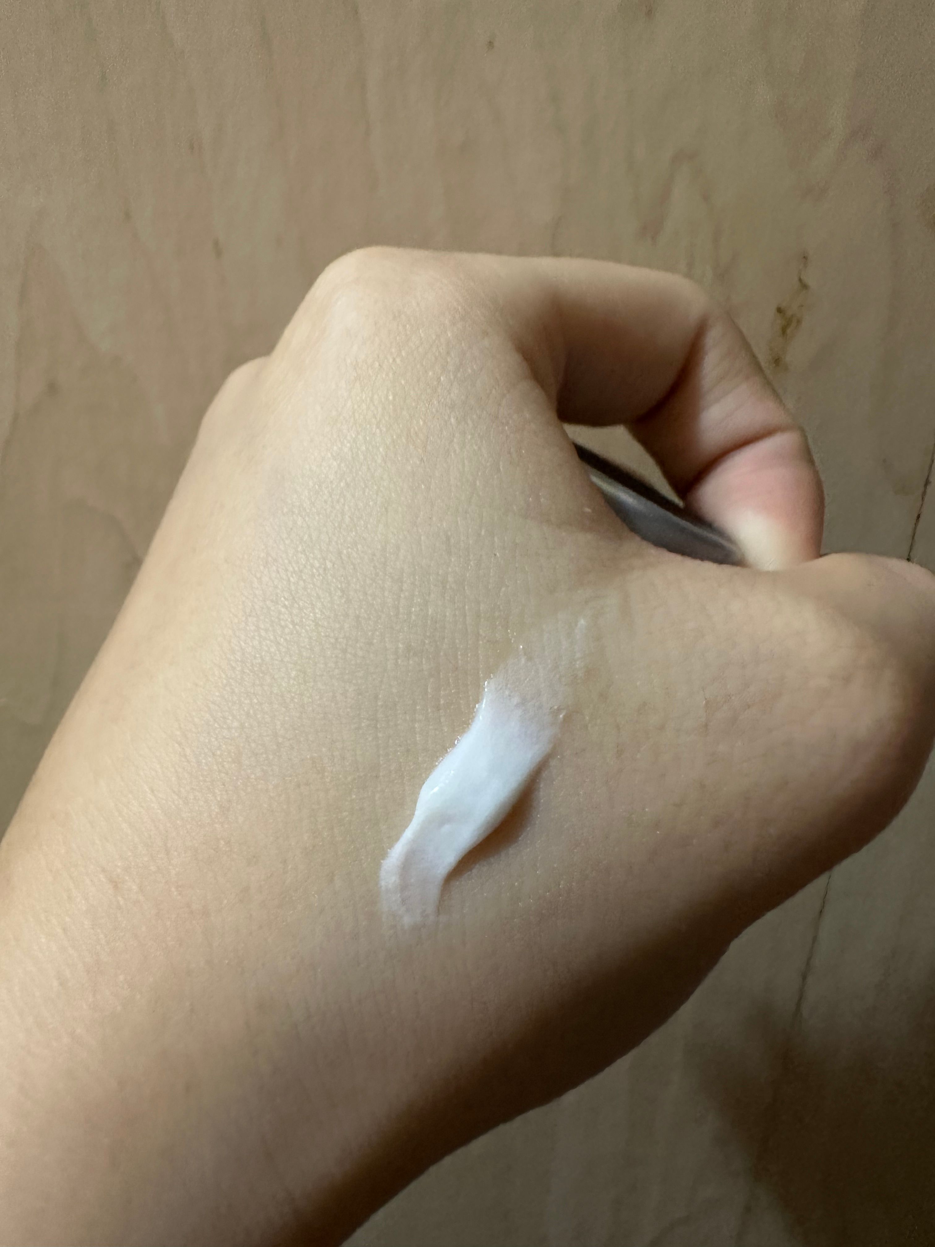 AHC 玻尿酸補水透亮潔面乳 HYALURONIC Dewy Radiance Cleansing Foam 真實評價/實測照片 byCry******ong 1