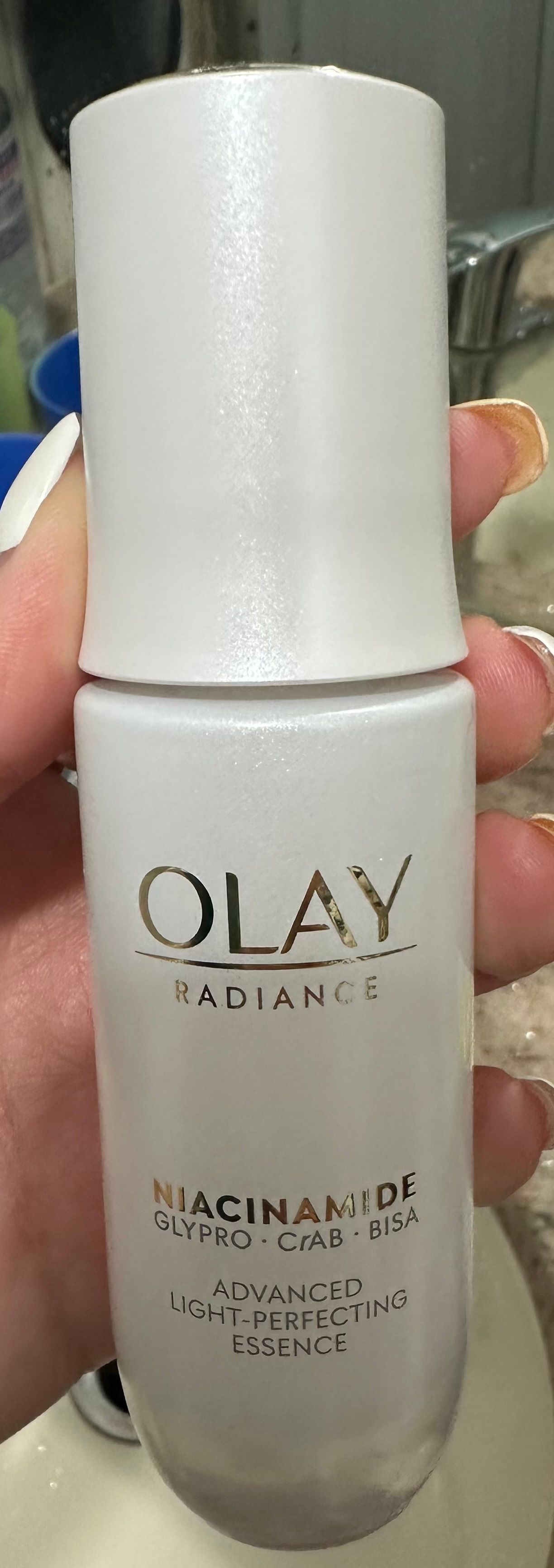 Olay 水感透白光曜精華 (水光小白瓶) 真實評價/用後感 byla****ki 1 Olay 水感透白光曜精華 (水光小白瓶) 真實評價/實測照片 byla****ki 1