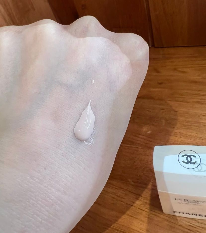Chanel LE BLANC 珍珠光采防曬妝前乳SPF 40 / PA+++ 真實評價/實測照片 byshe******************.hk 1