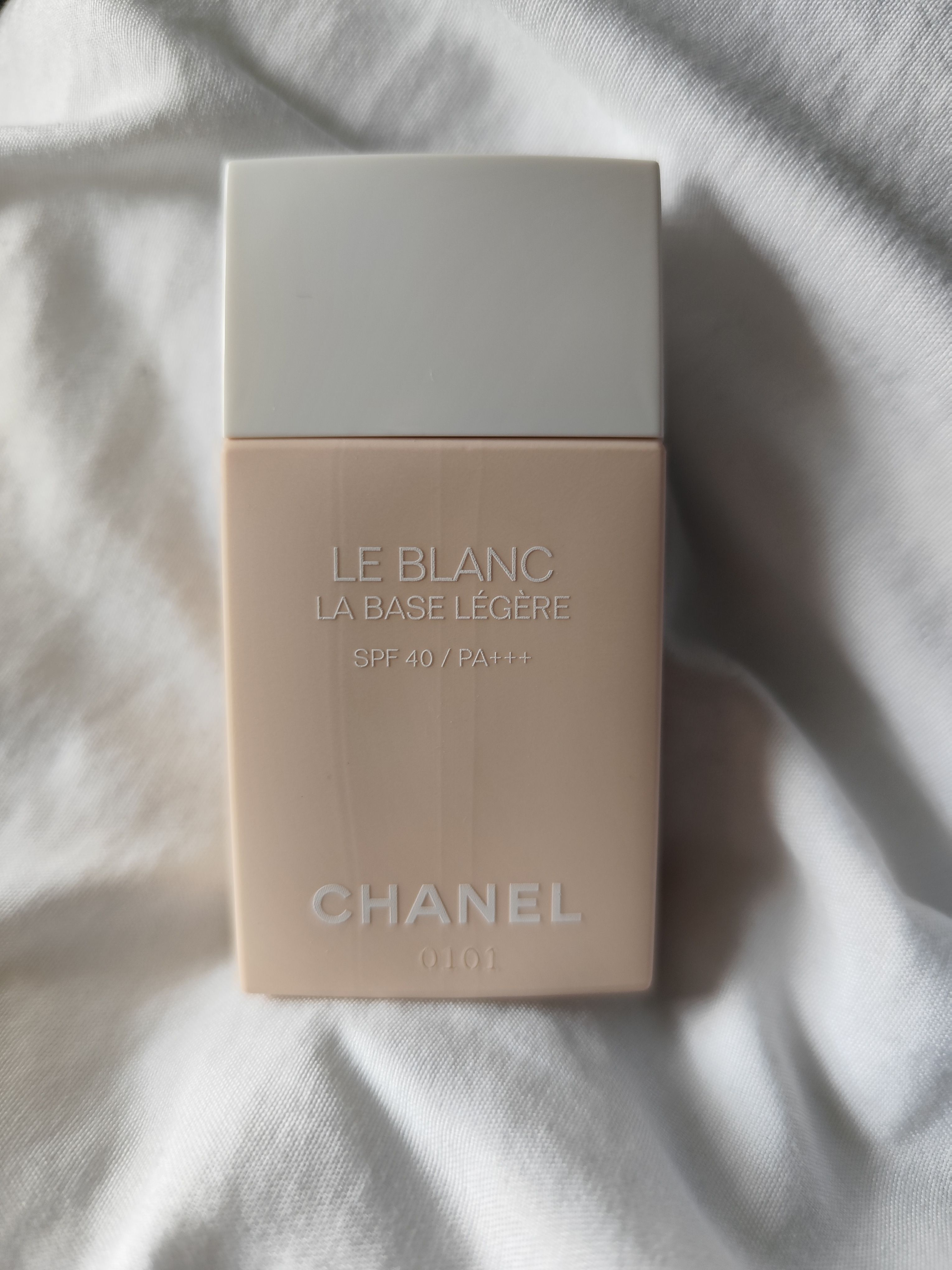 Chanel LE BLANC 珍珠光采防曬妝前乳SPF 40 / PA+++ 真實評價/實測照片 byLem*************ger 2