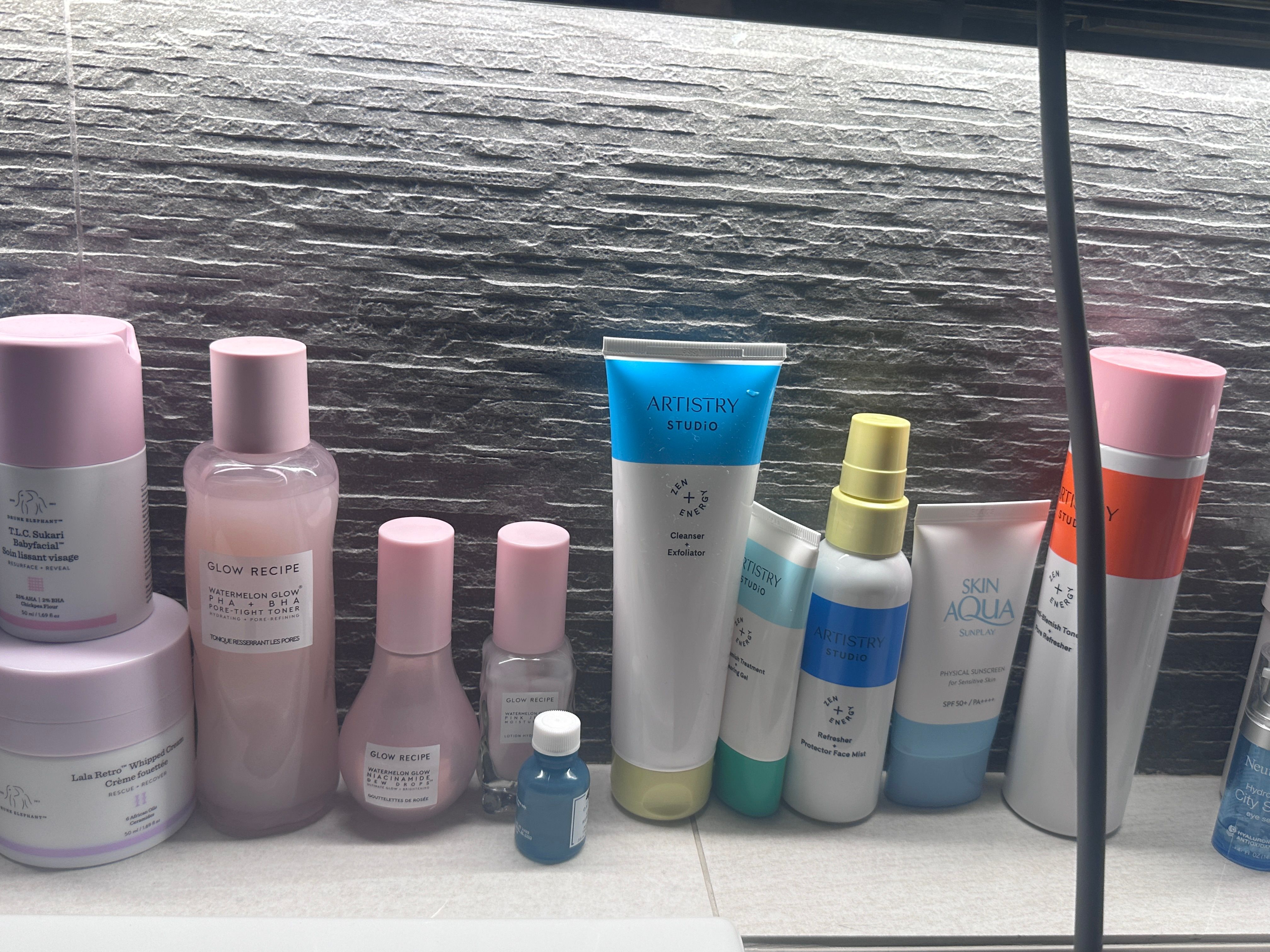Glow Recipe 西瓜亮活維他命 B3精華凝膠 Watermelon Glow Niacinamide Dew Drops 真實評價/用後感 bycon*********************com 1 Glow Recipe 西瓜亮活維他命 B3精華凝膠 Watermelon Glow Niacinamide Dew Drops 真實評價/實測照片 bycon*********************com 1