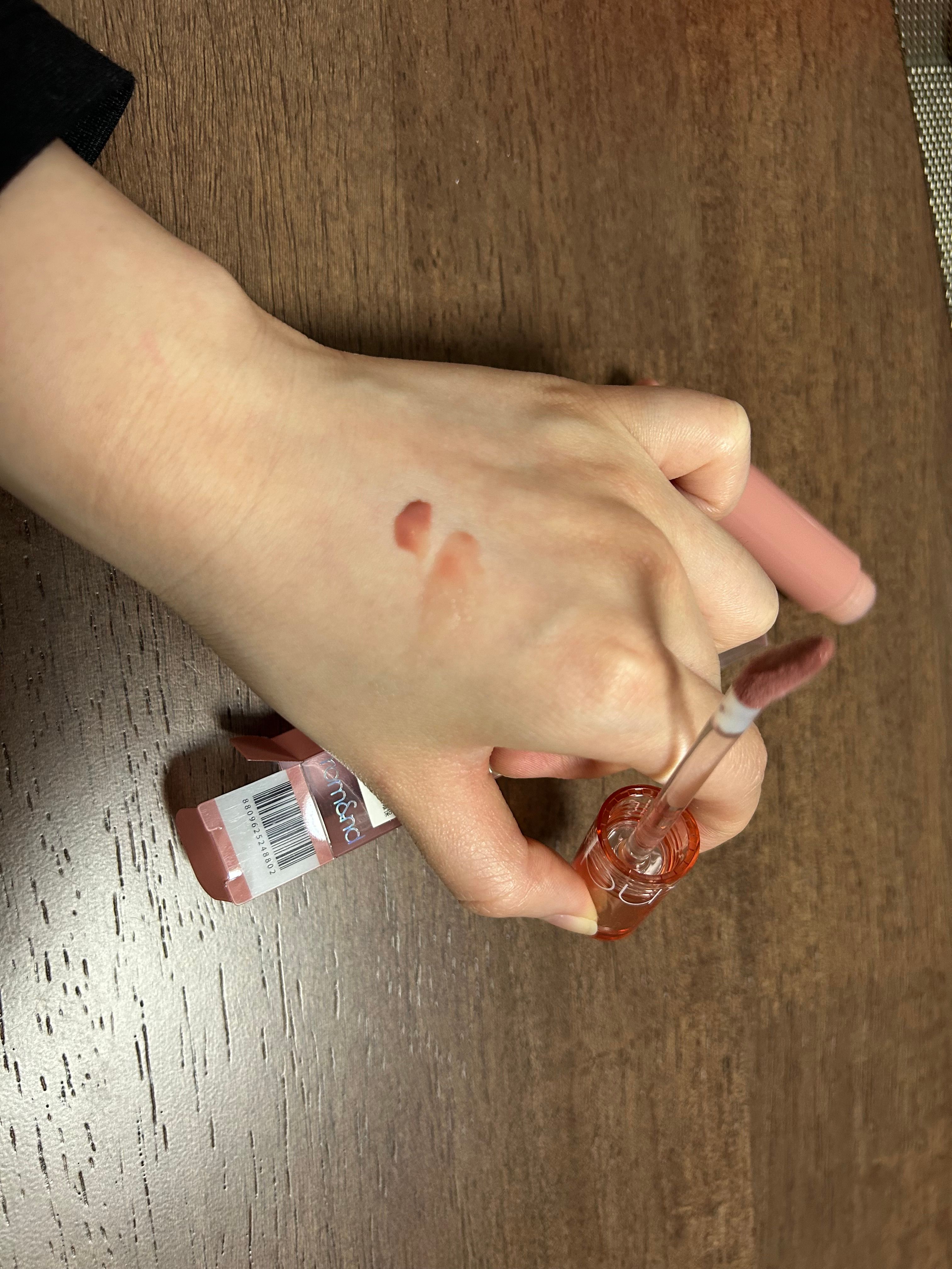 Romand 露水光唇釉 真實評價/用後感 byPan******Sis 1 Romand 露水光唇釉 真實評價/實測照片 byPan******Sis 1