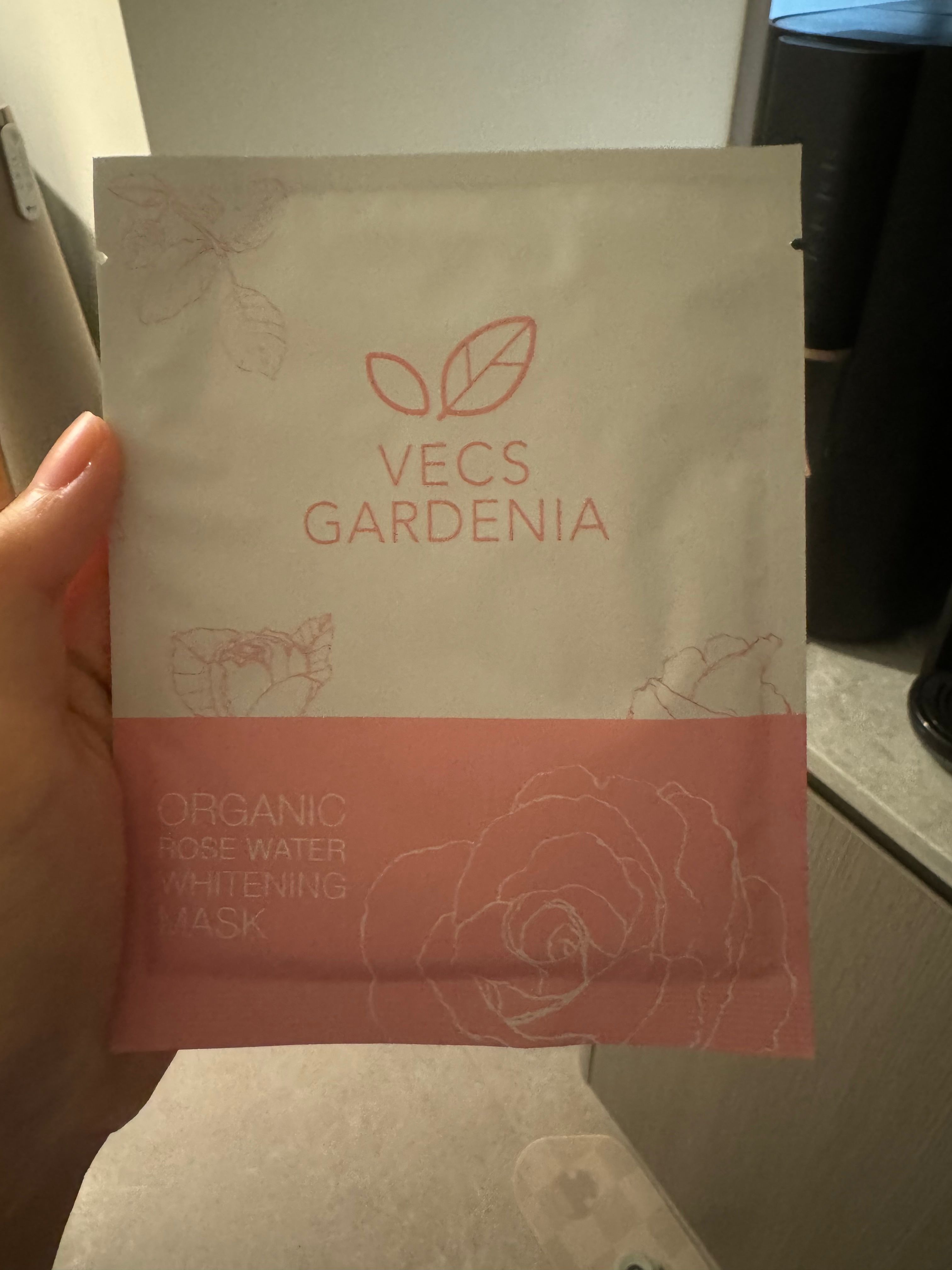 Vecs Gardenia 嘉丹妮爾 有機玫瑰純露亮白面膜  真實評價/實測照片 byRu**cc 1