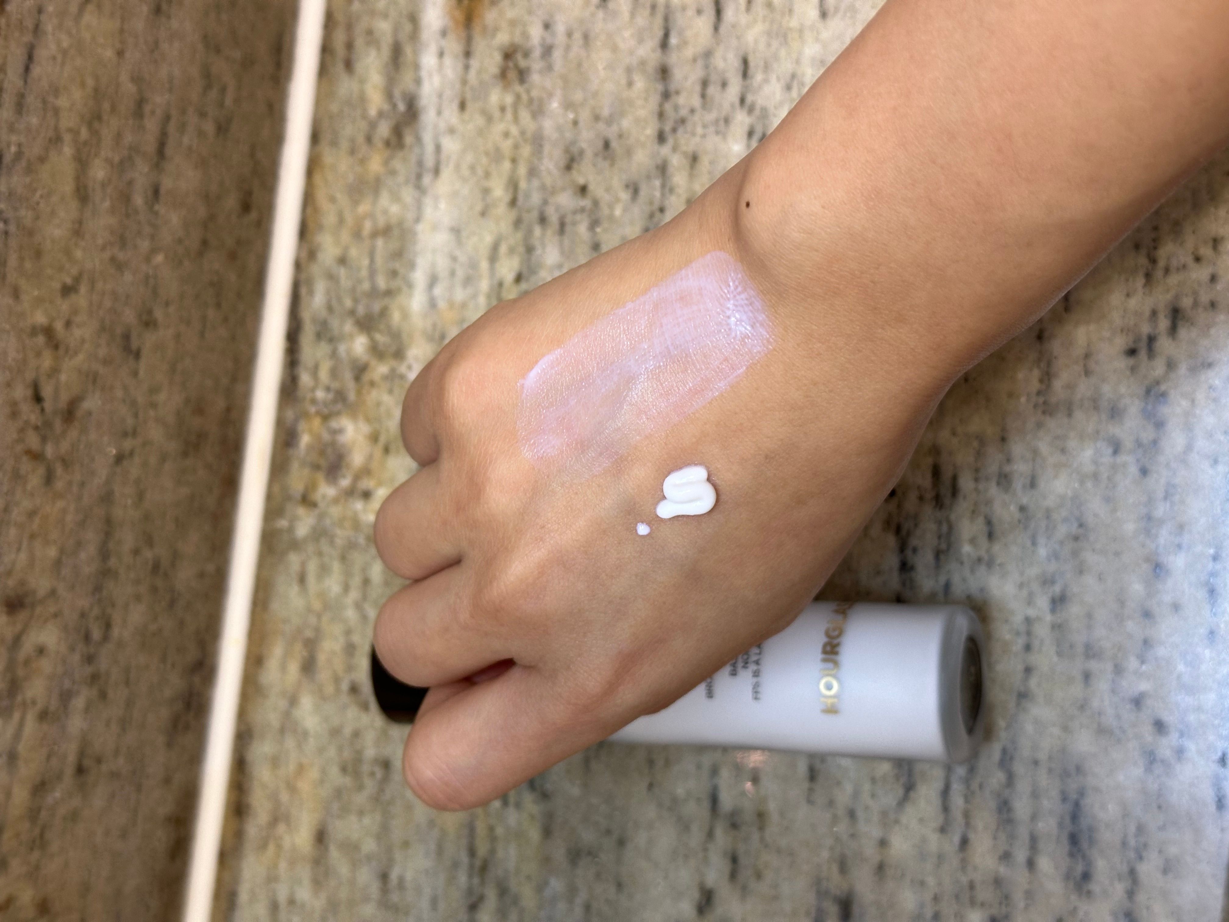 HOURGLASS VEIL™柔紗礦物質妝前乳 真實評價/實測照片 byC* 1