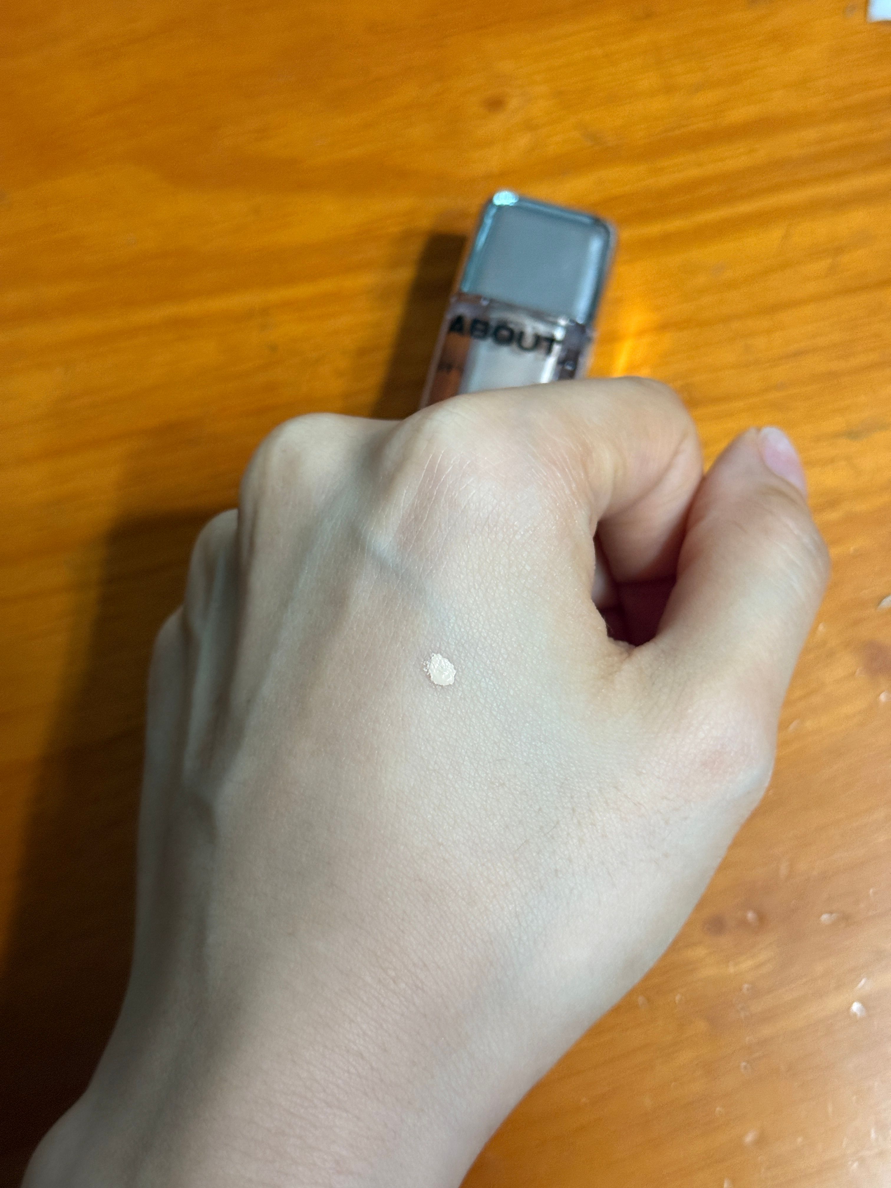 About Tone 24小時超貼服高遮瑕舒適遮瑕液 真實評價/實測照片 bysAs***InG 1