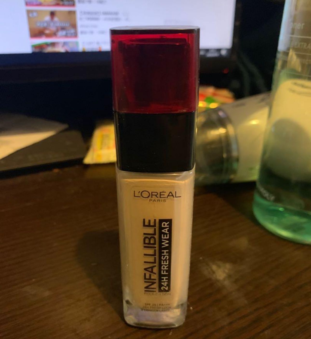 L'Oréal Paris 24小時無瑕完美 INFALLIBLE 24小時零瑕粉底液 SPF25 PA+++ 真實評價/實測照片 bywai*******************com 1