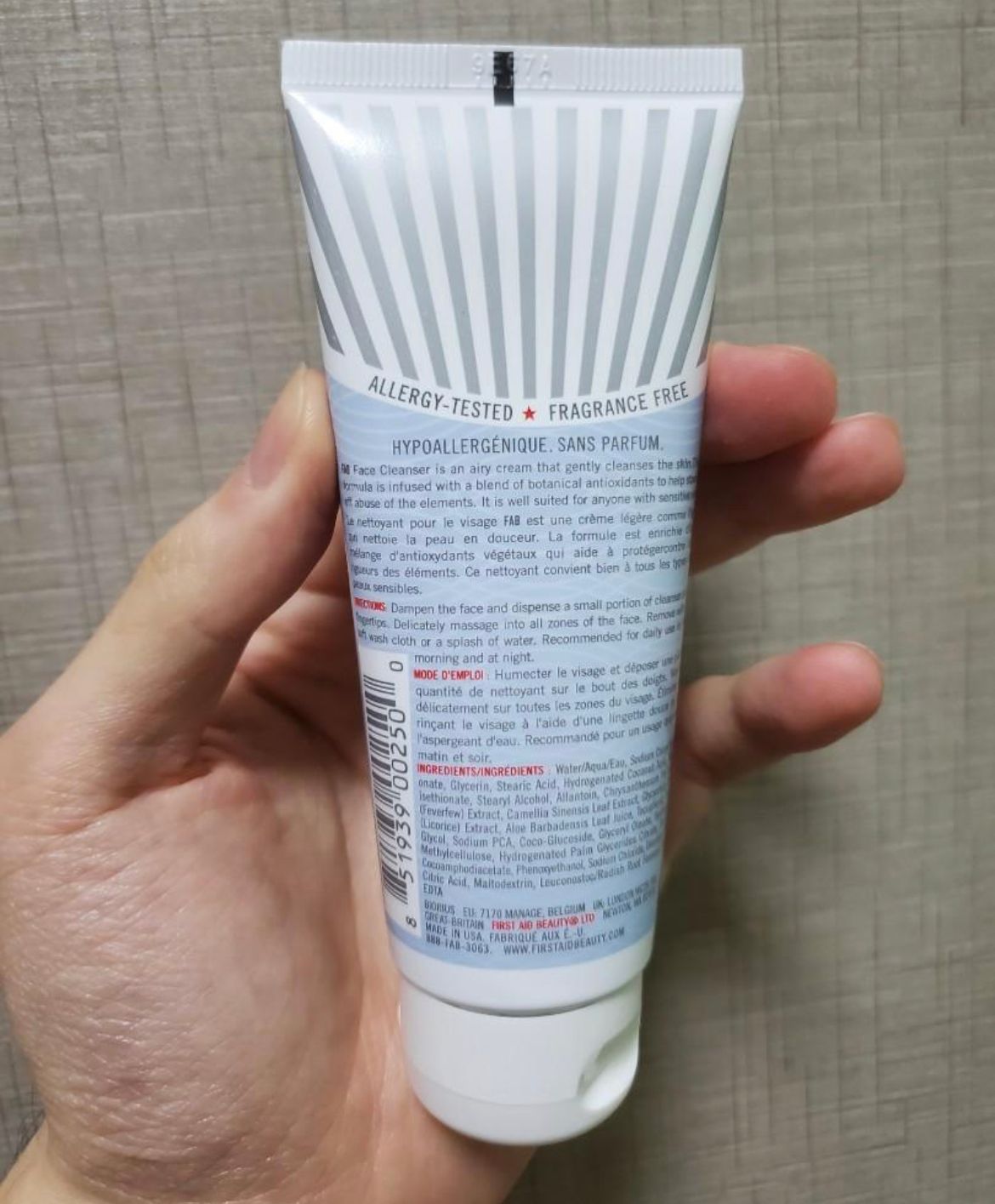 First Aid Beauty 敏感肌洗面乳 真實評價/實測照片 bylau******************com 1