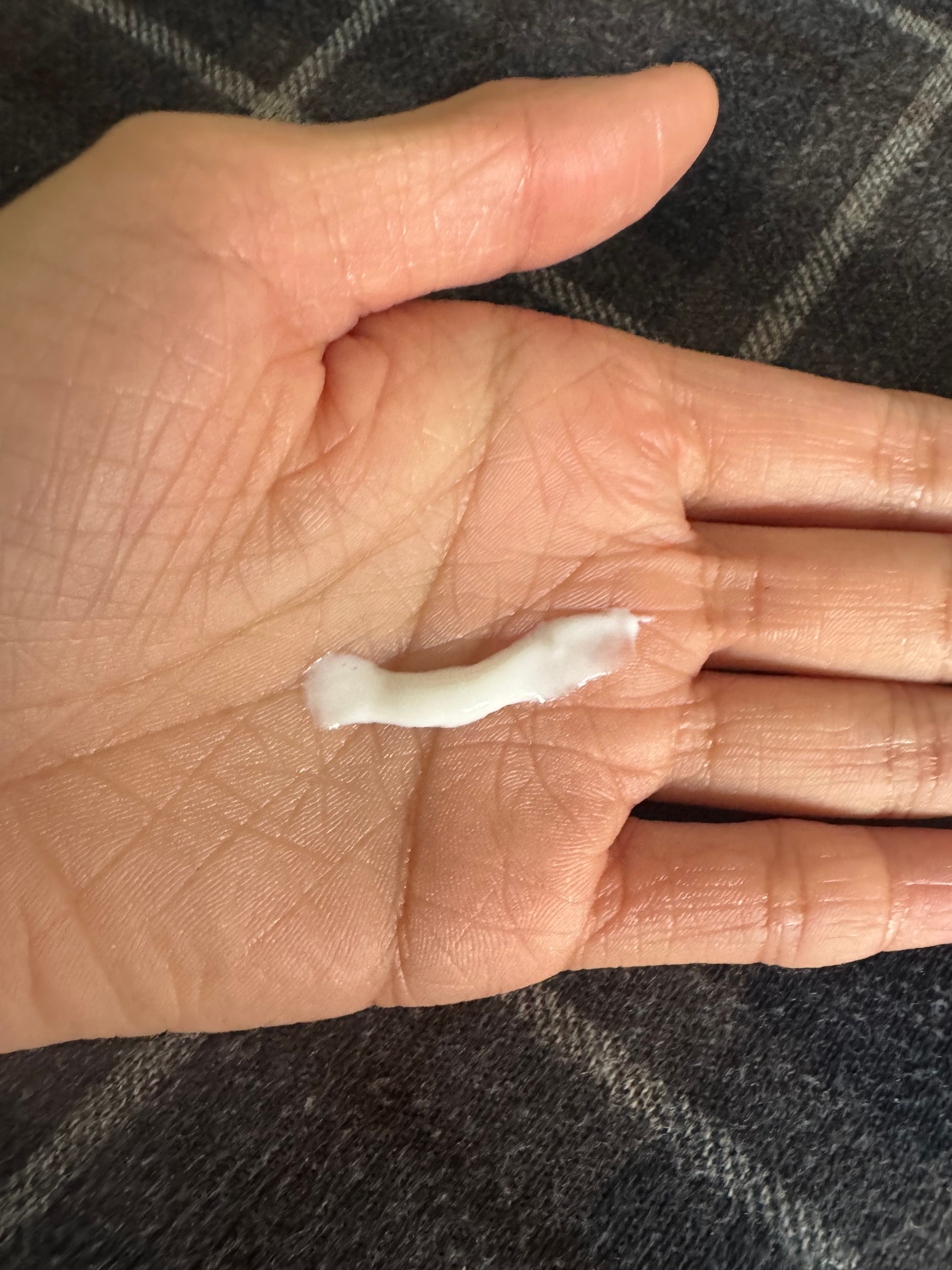 Vaseline 凡士林 日常提亮防曬精華液 真實評價/實測照片 byKit****hoi 1