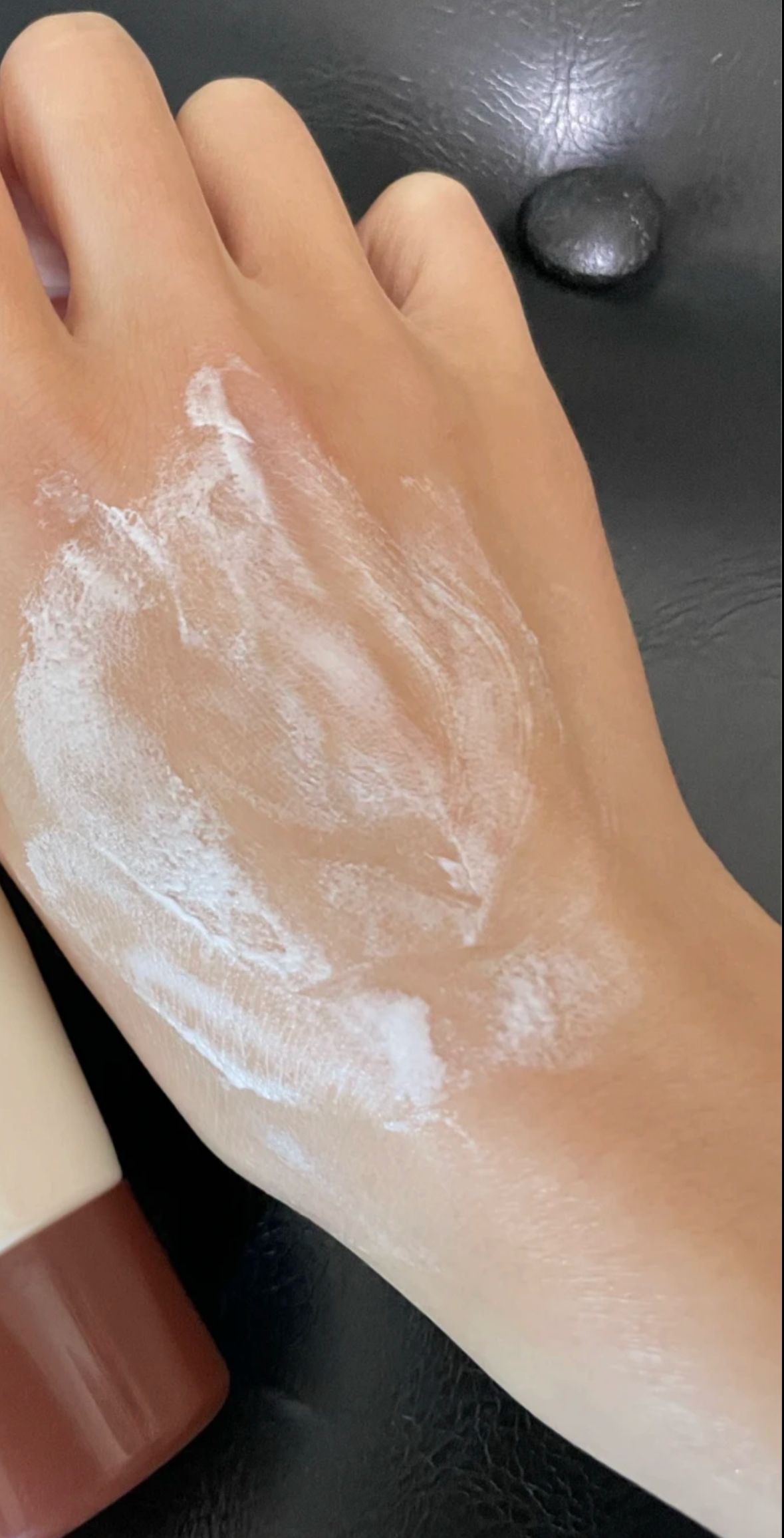 The Body Shop 乳木果修護潤手霜 真實評價/用後感 byAl****23 1 The Body Shop 乳木果修護潤手霜 真實評價/實測照片 byAl****23 1