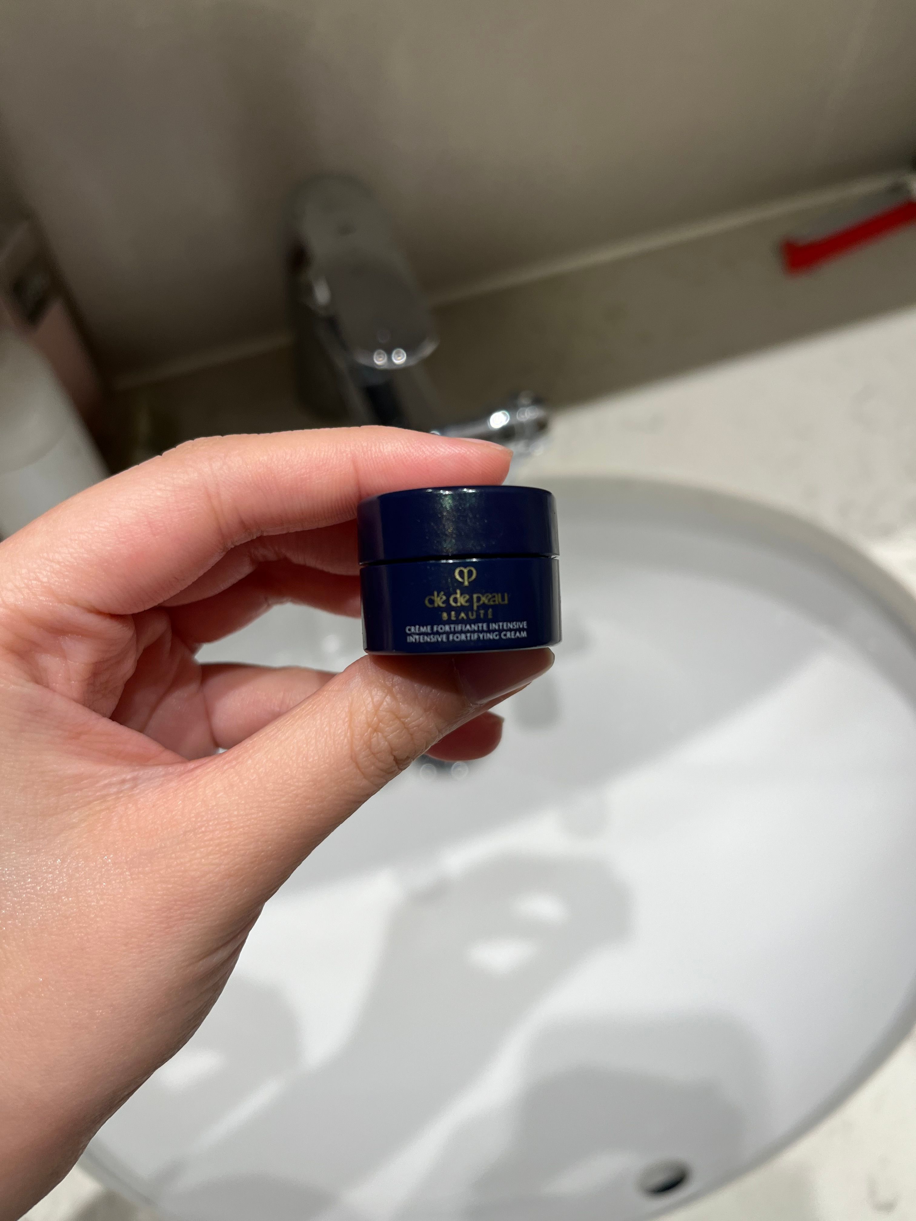 Cle De Peau 鉑鑽夜間修護乳霜 真實評價/實測照片 byali*******************com 2