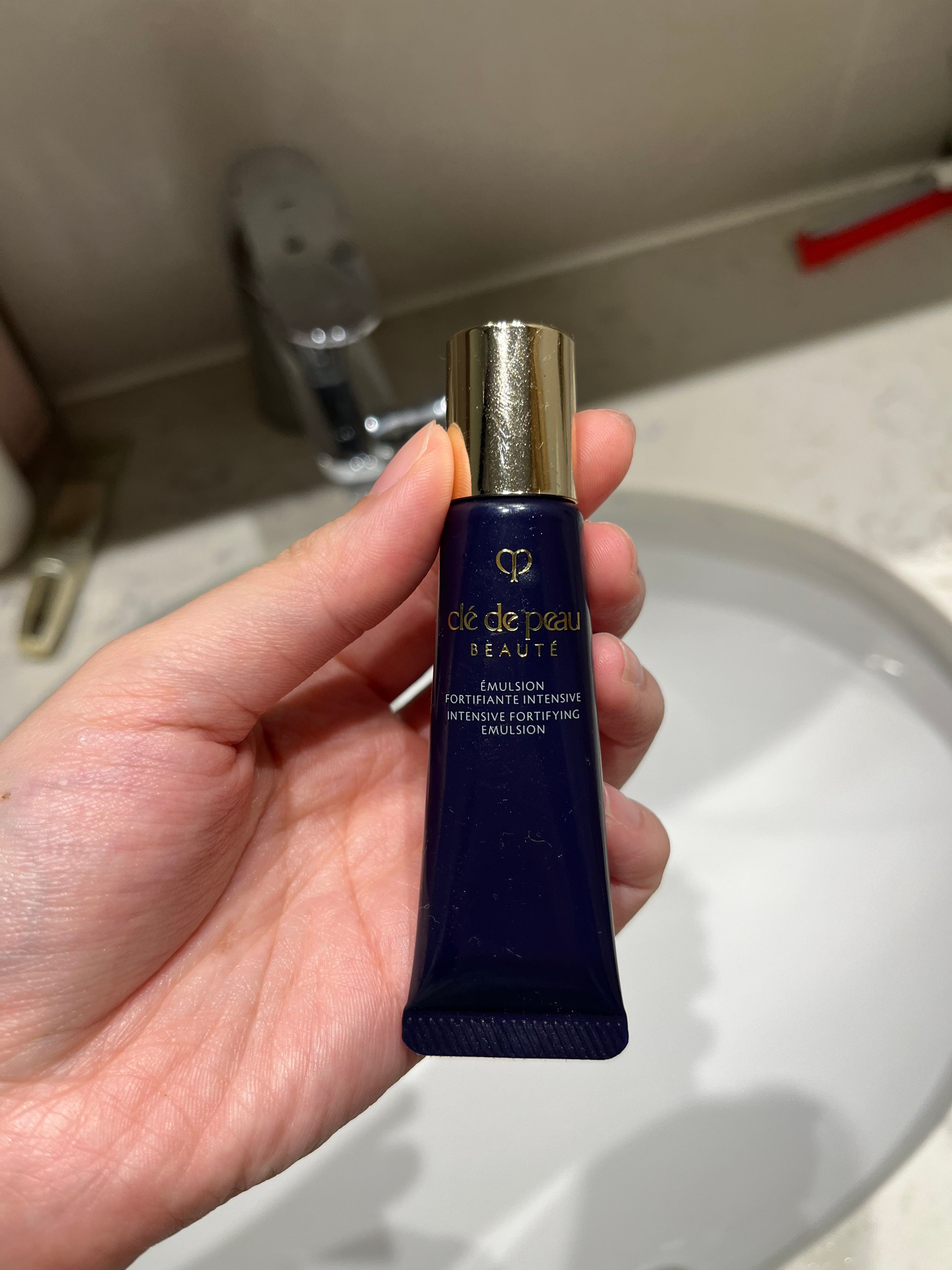 Cle De Peau 鉑鑽夜間修護乳液 真實評價/實測照片 byali*******************com 2