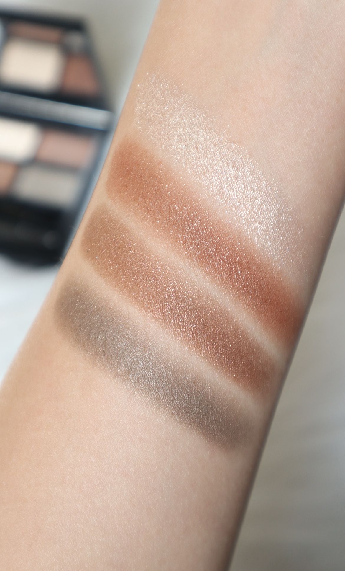 Celvoke 四色眼影盤 真實評價/實測照片 byl***i 1