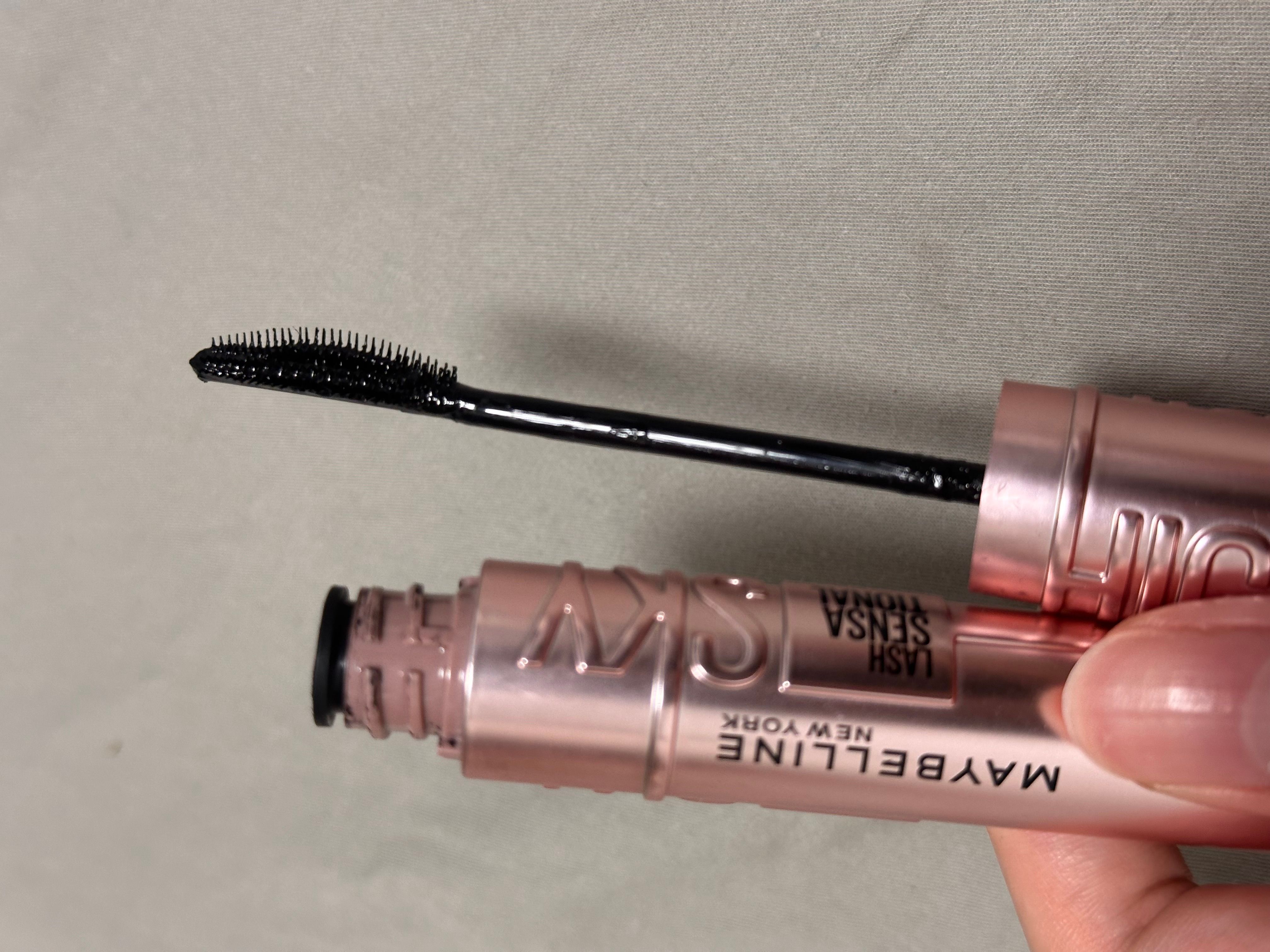 Maybelline New York 飛天翹防水睫毛膏 SKY HIGH 真實評價/實測照片 bychl******************com 1