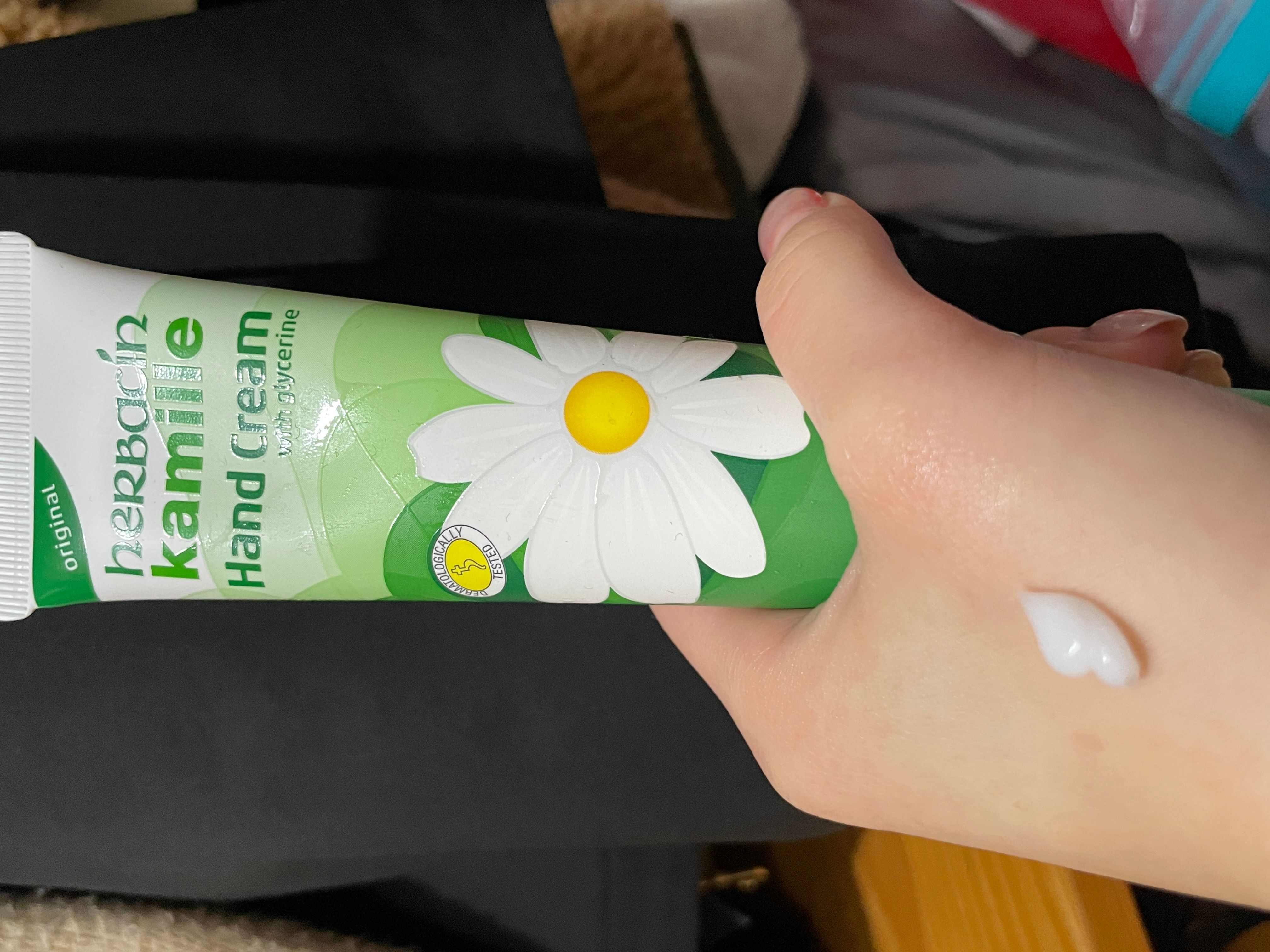 德國小甘菊 Herbacin 德國小甘菊經典配方護手霜 真實評價/實測照片 byyhm**************.hk 1