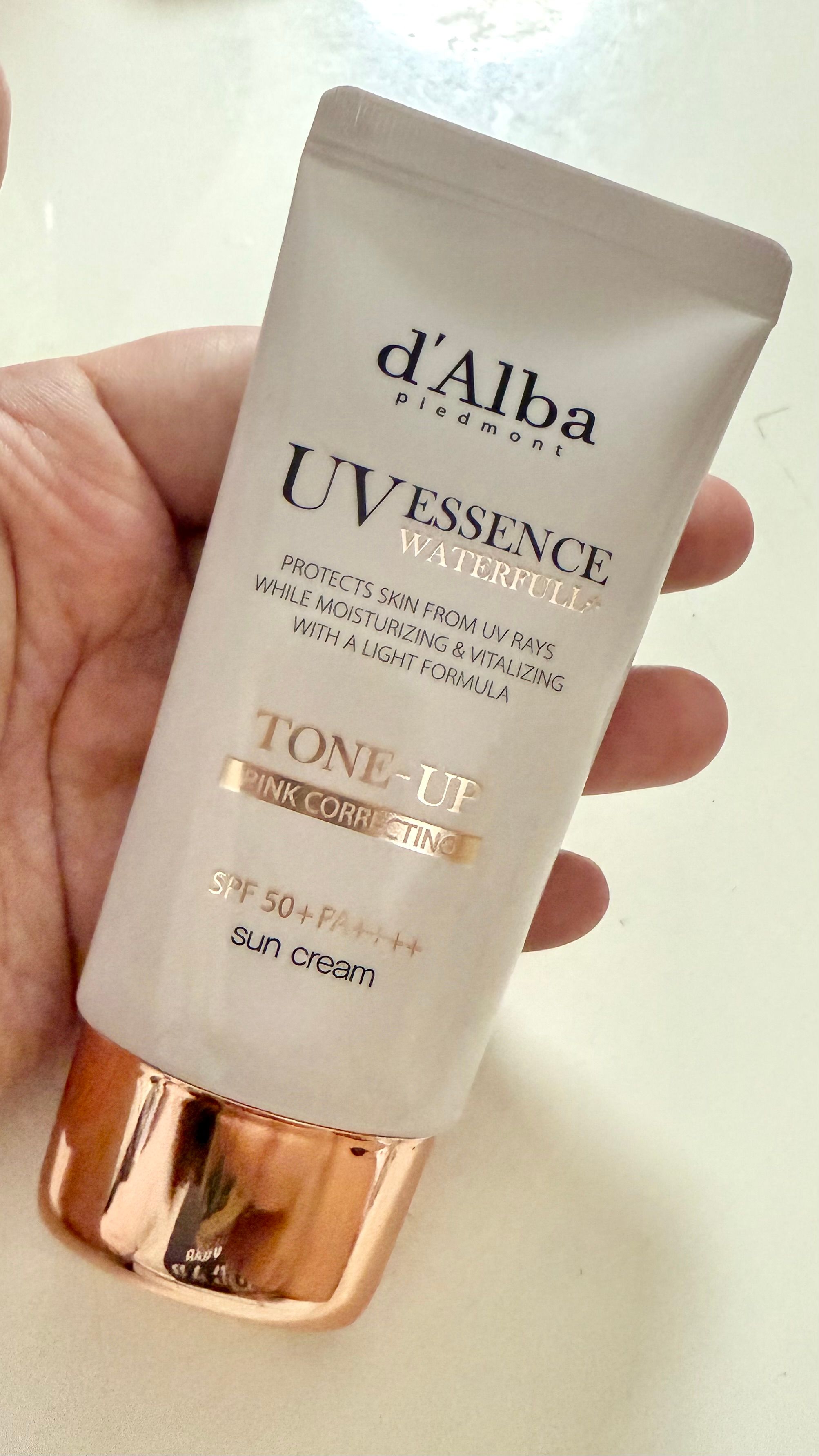 d'Alba 水潤去黃去暗沉提亮UV防曬霜 真實評價/用後感 byTi***gg 1 d'Alba 水潤去黃去暗沉提亮UV防曬霜 真實評價/實測照片 byTi***gg 1