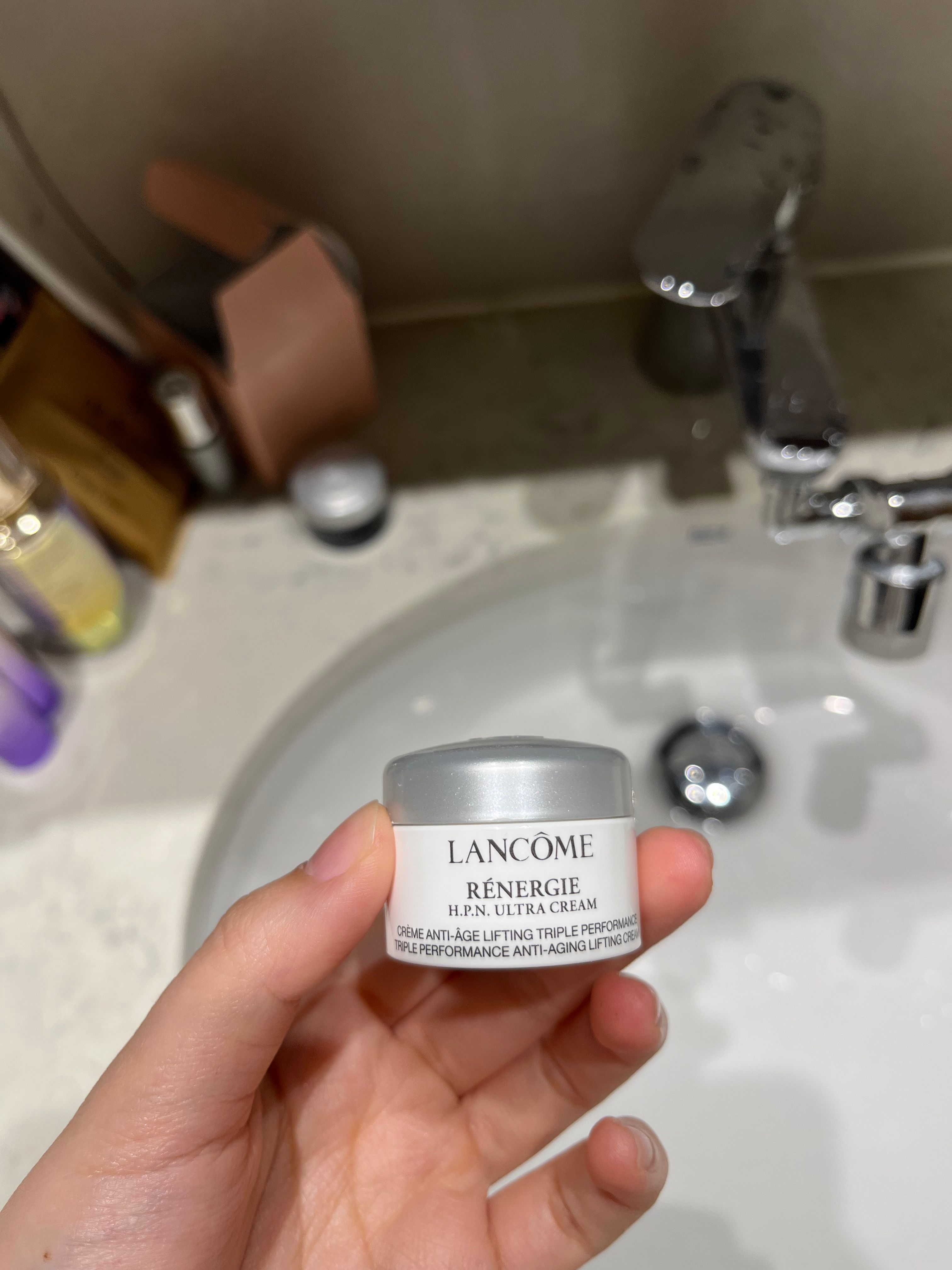 Lancome 立體塑顏緊緻亮肌面霜 Rénergie H. P. N. 300- Peptide Cream 真實評價/實測照片 byali*******************com 1