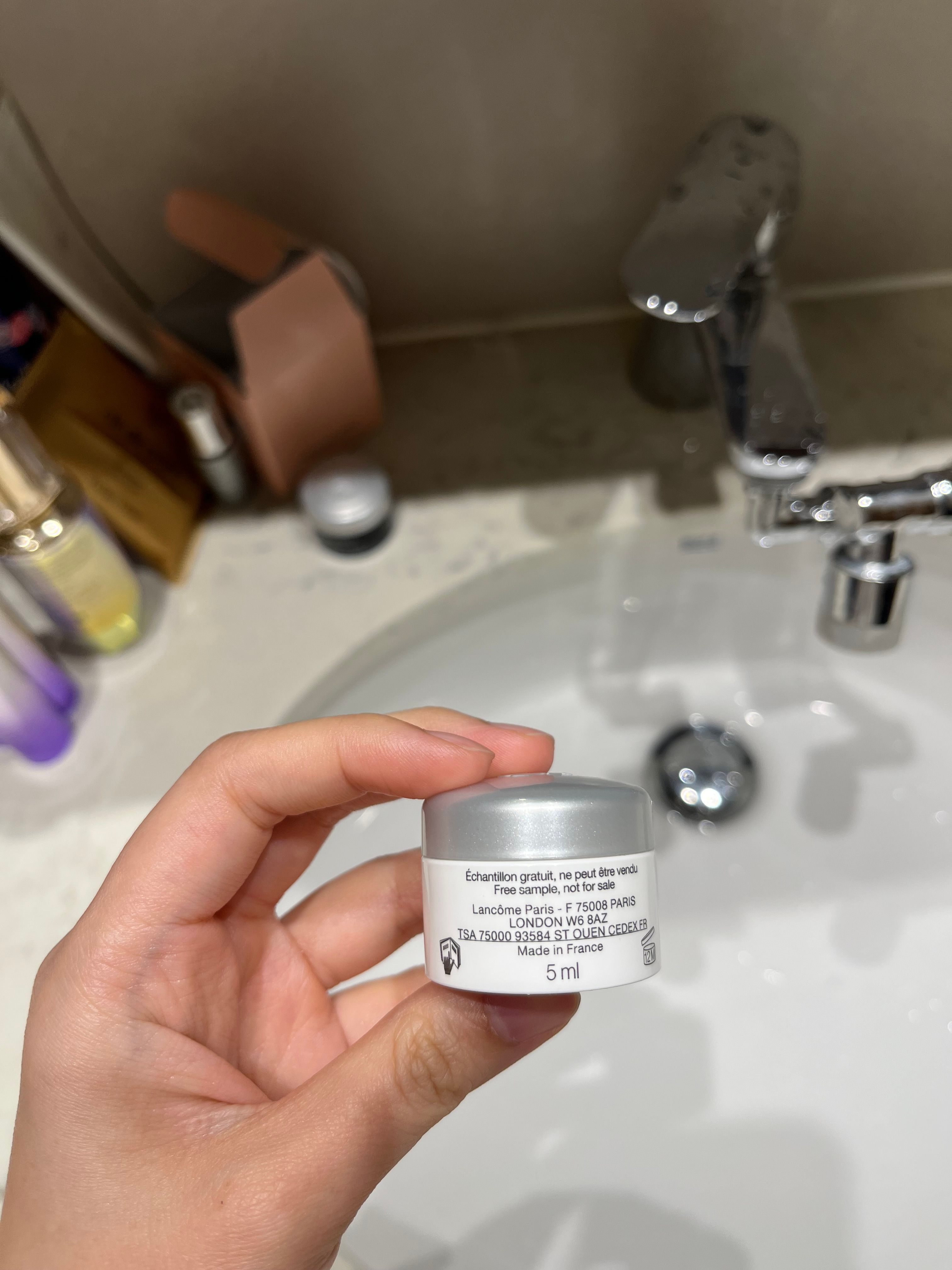 Lancome 立體塑顏緊緻亮肌面霜 Rénergie H. P. N. 300- Peptide Cream 真實評價/實測照片 byali*******************com 1