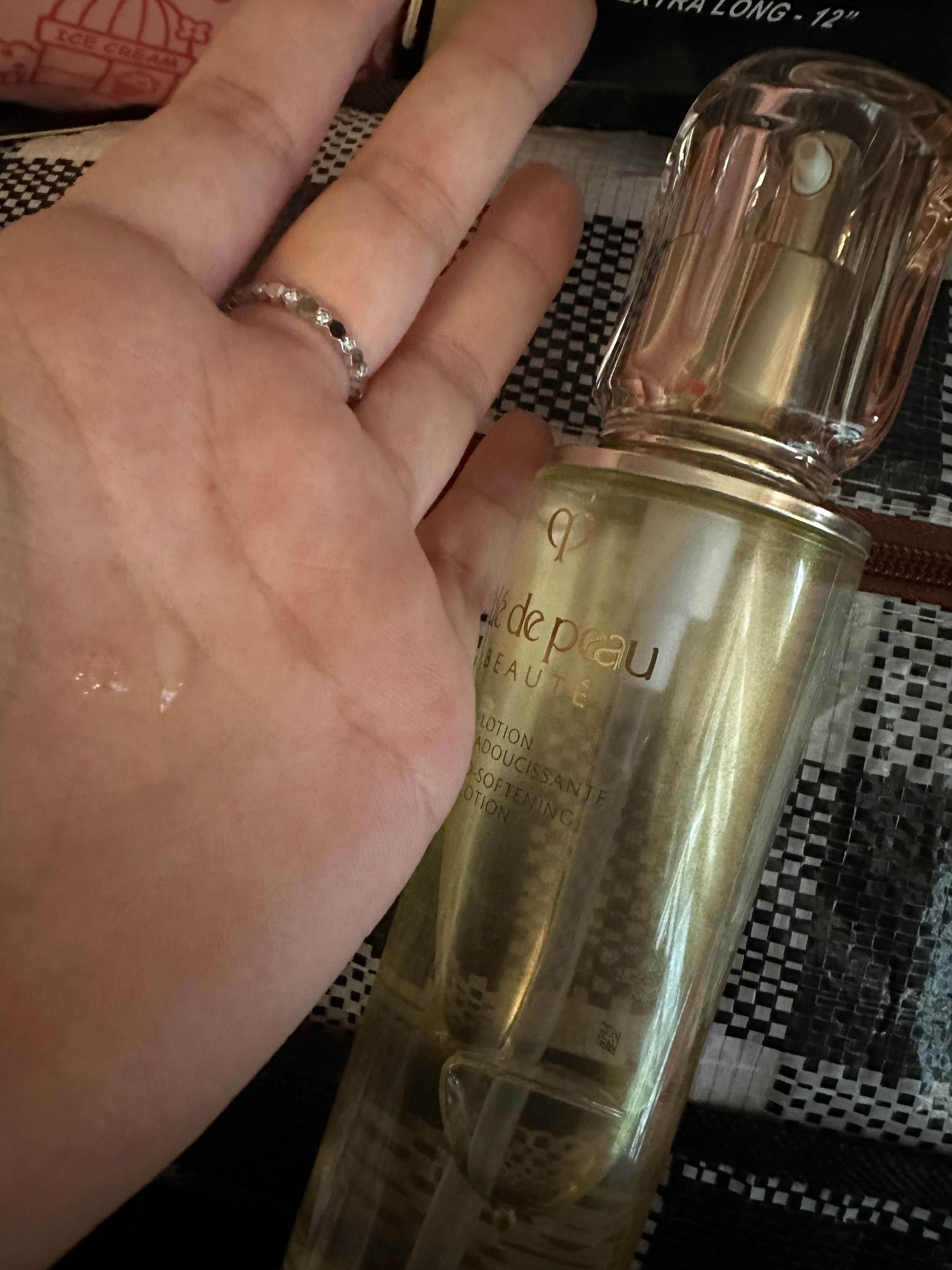 Cle De Peau 鉑鑽凝亮柔膚水 真實評價/實測照片 byHaz****ong 1